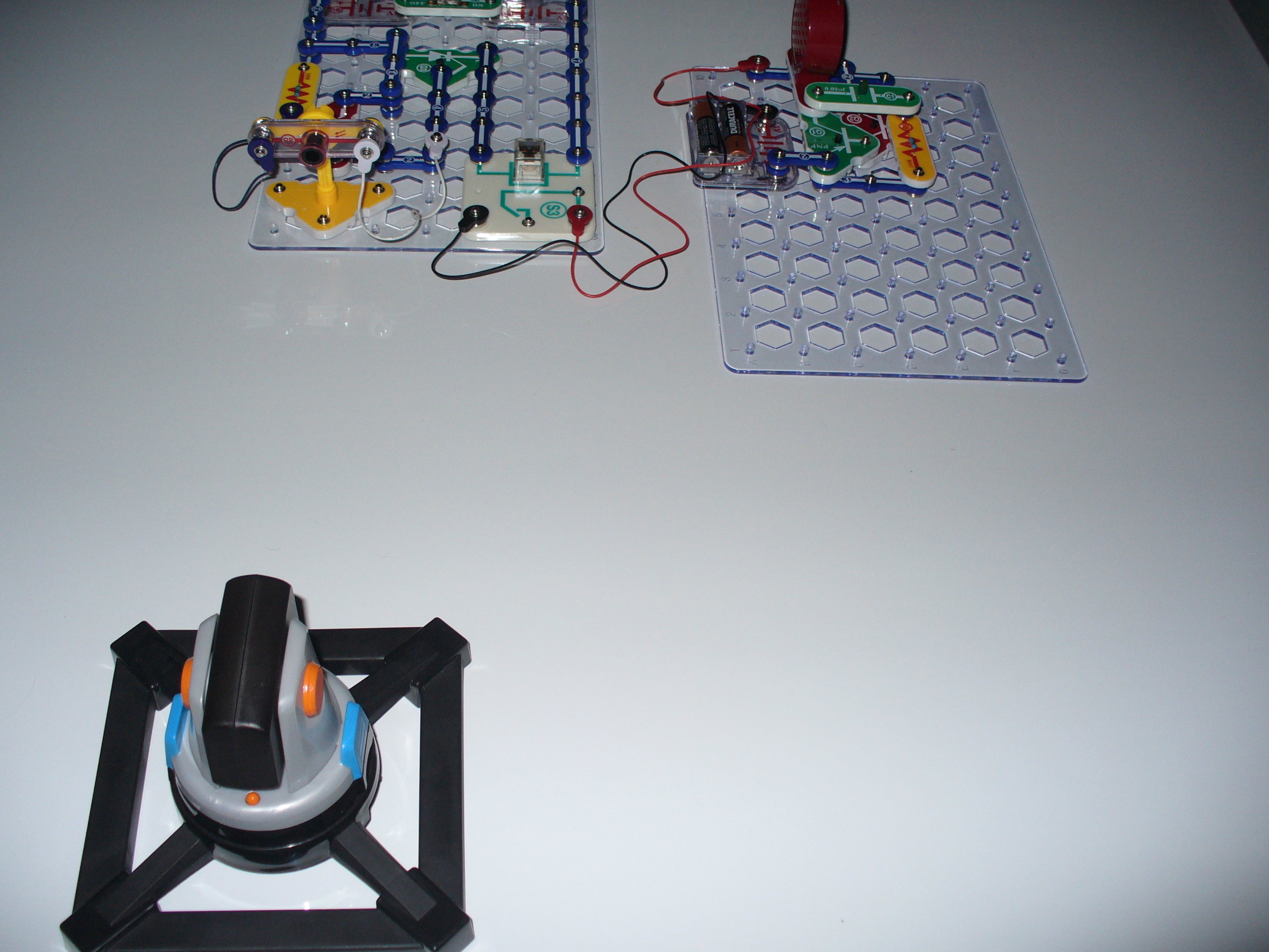 Laser Tripwire and Alarm Using Snap&nbsp;Circuits