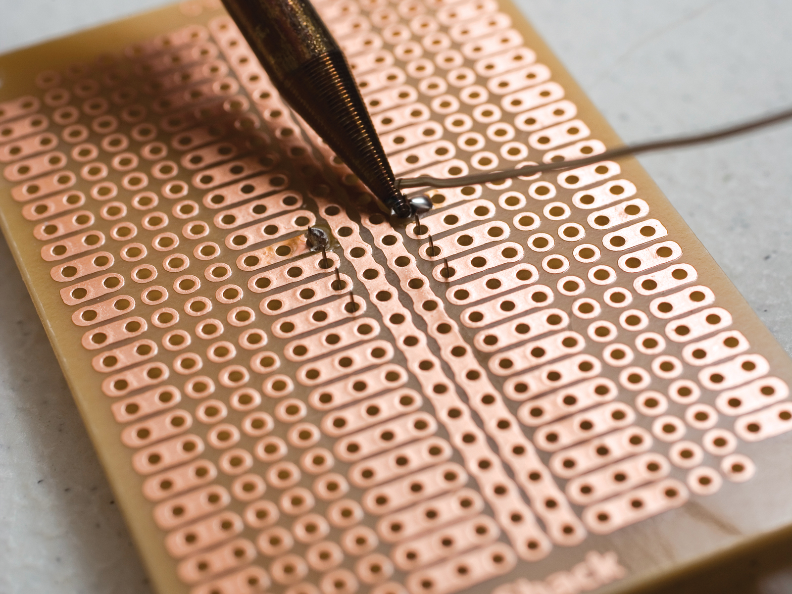 New Project: The $5 Cracker Box Amp