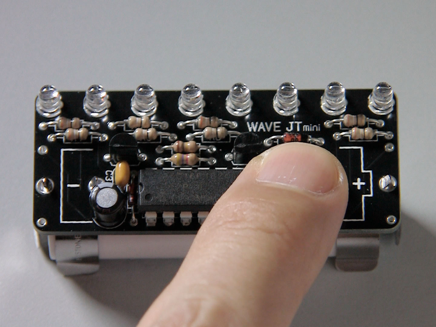Wave JT – LED Chaser with Joule Thief