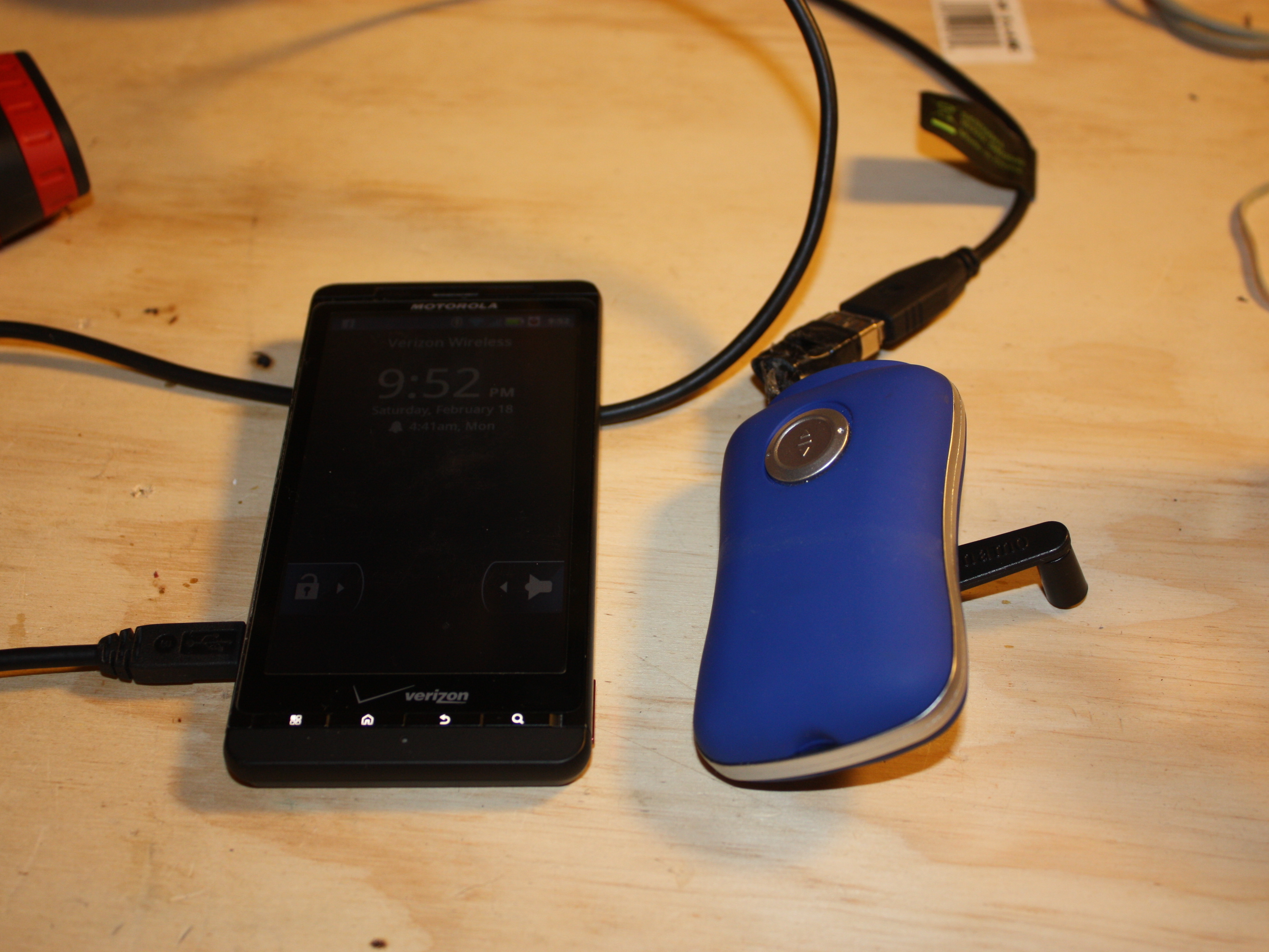 Hand-Crank USB&nbsp;Charger