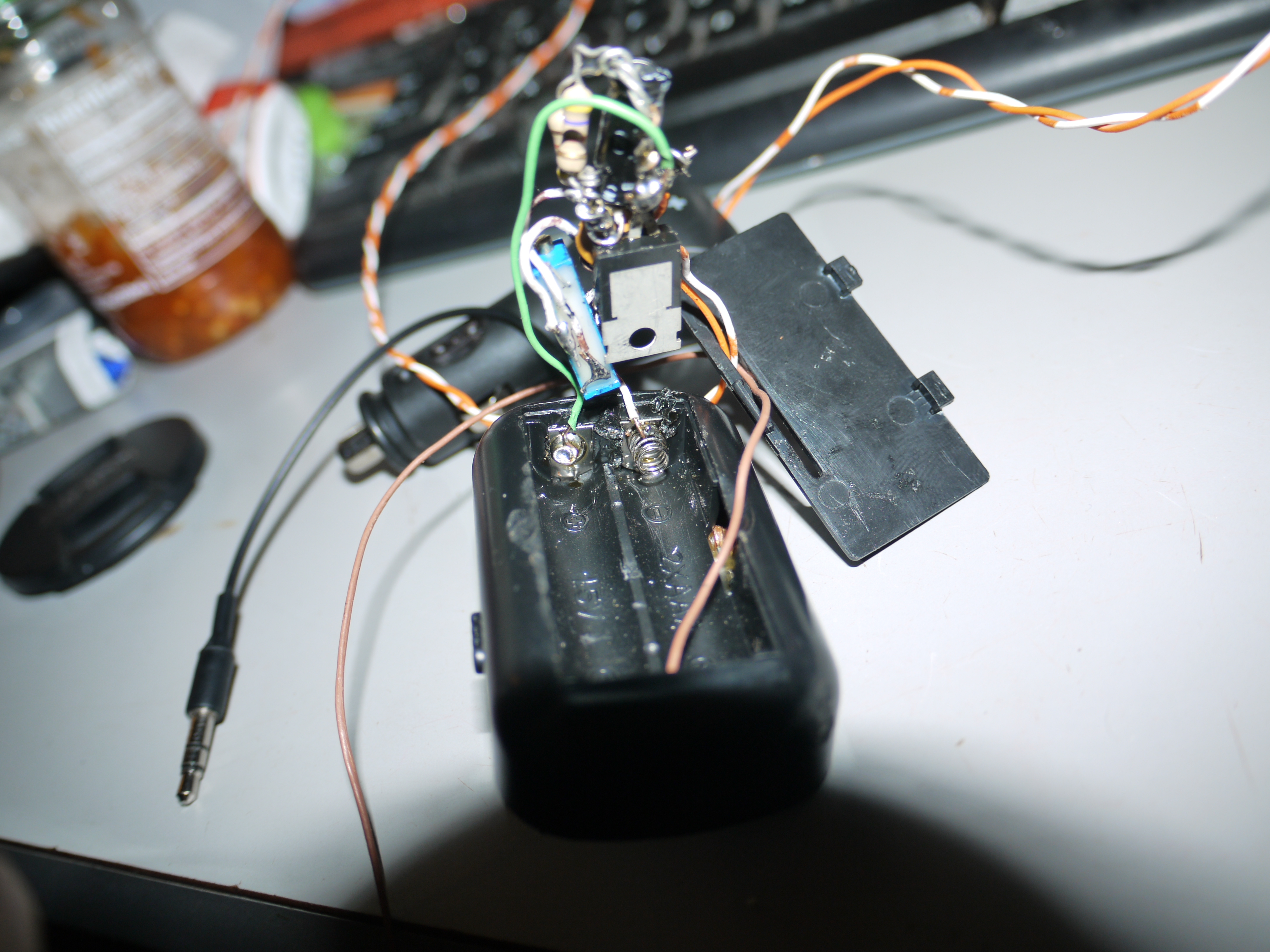 New Project: Hack the Scosche FMT4 FM transmitter! V2.0