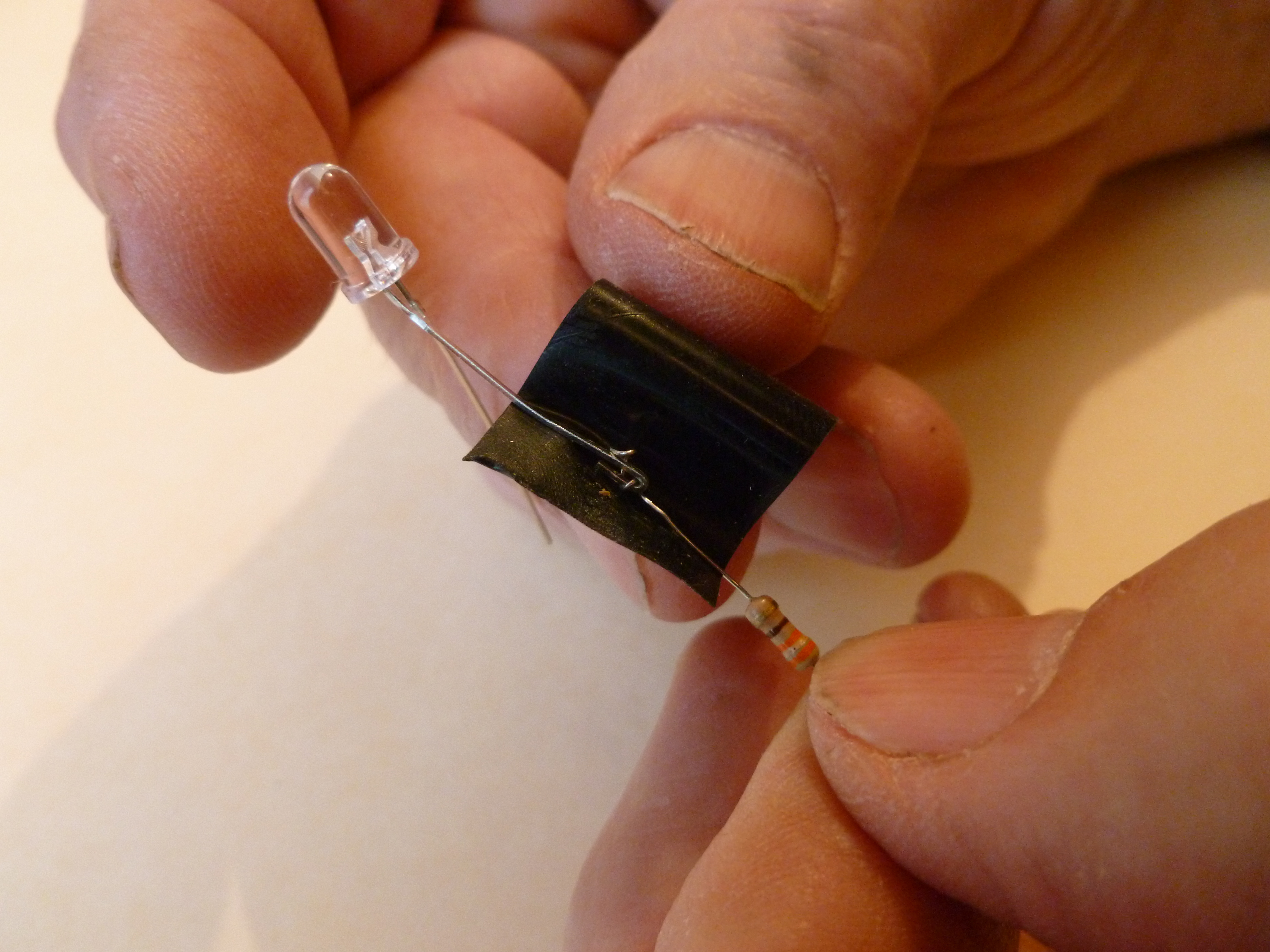Simple UV Counterfeit-Money&nbsp;Detector