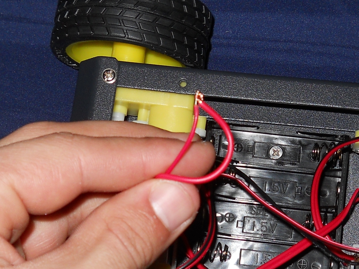 Build your own Arduino-Controlled Robot!