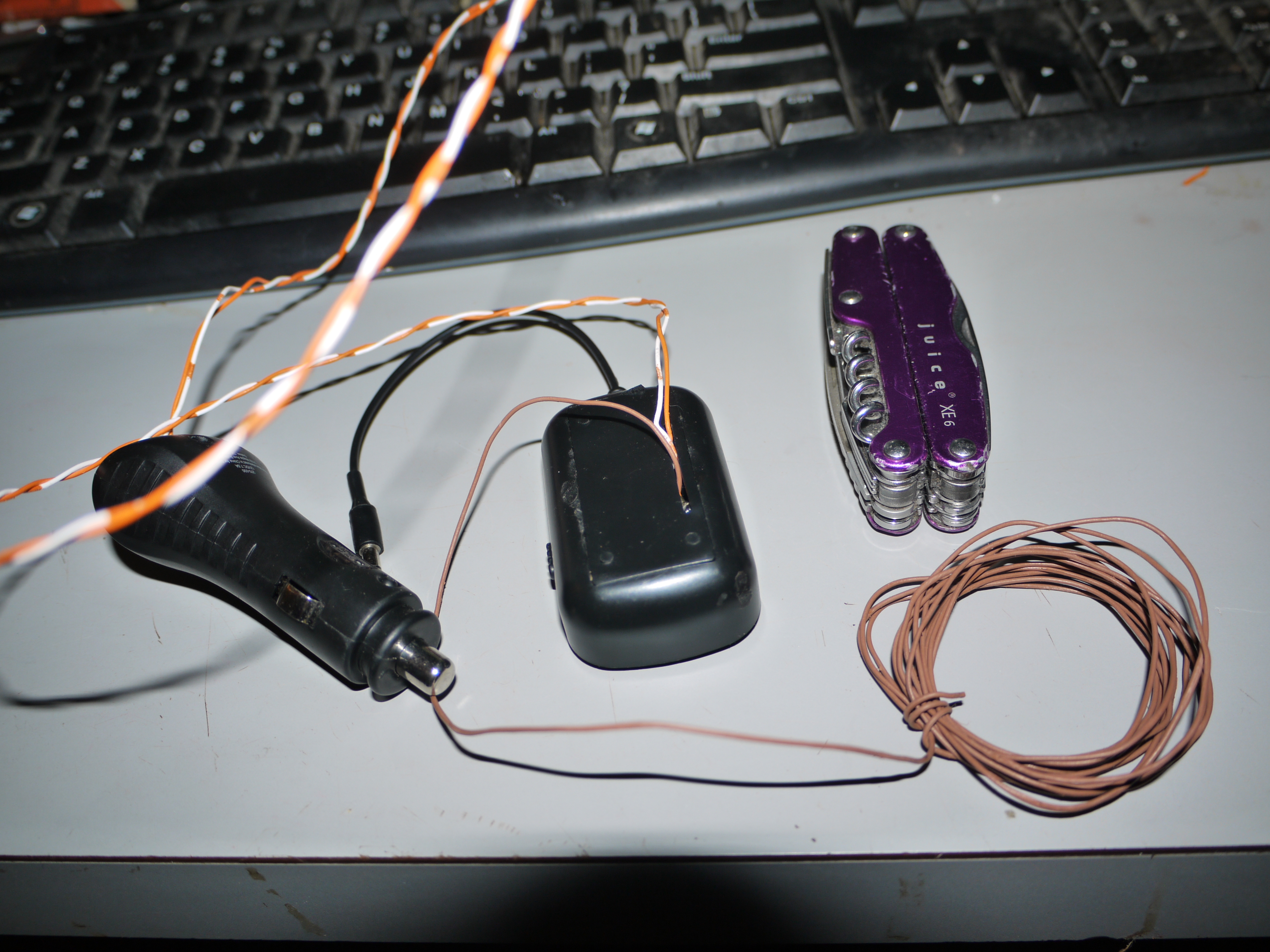 New Project: Hack the Scosche FMT4 FM transmitter! V2.0