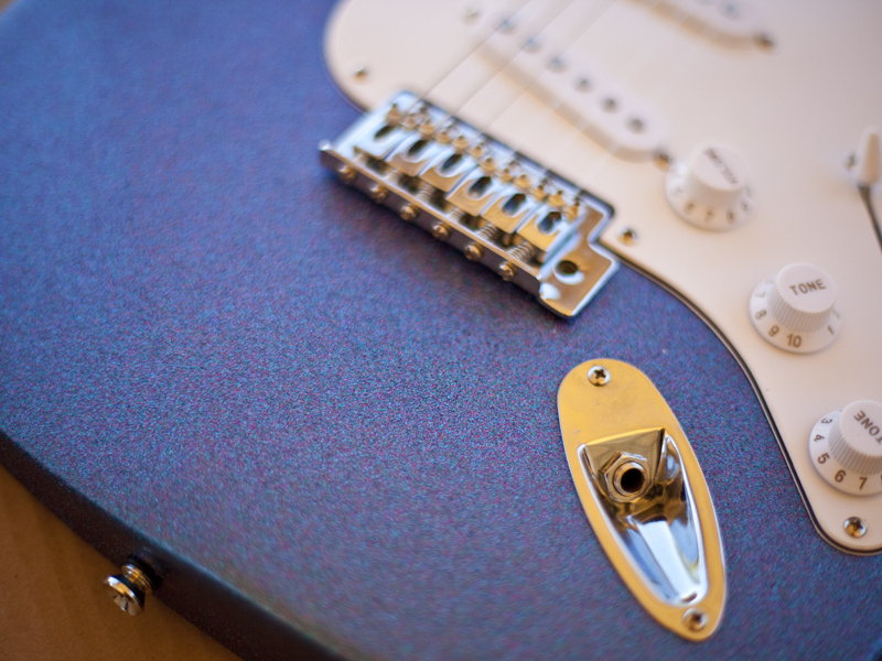 Paint a Glitter&nbsp;Guitar