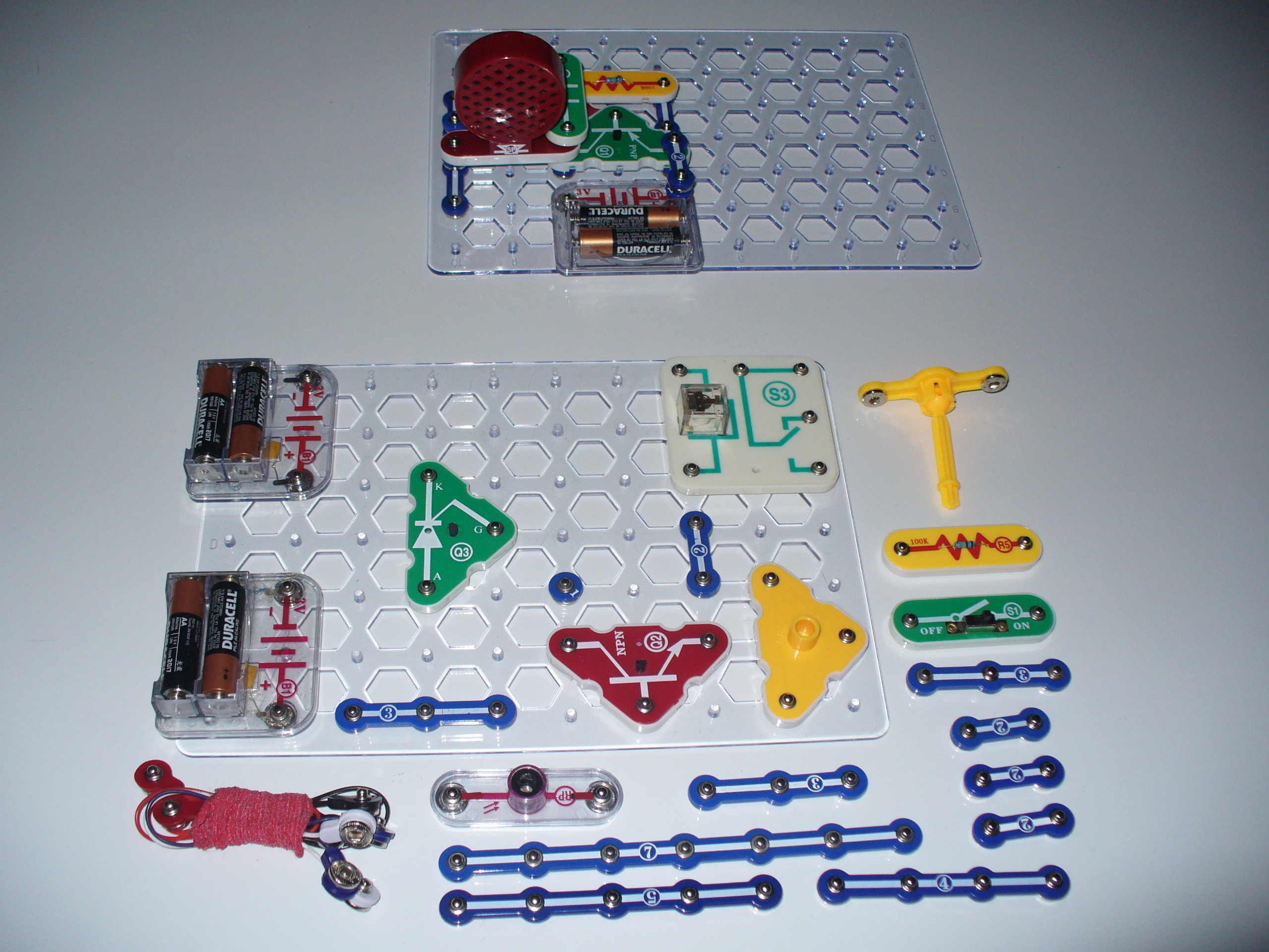Laser Tripwire and Alarm Using Snap&nbsp;Circuits
