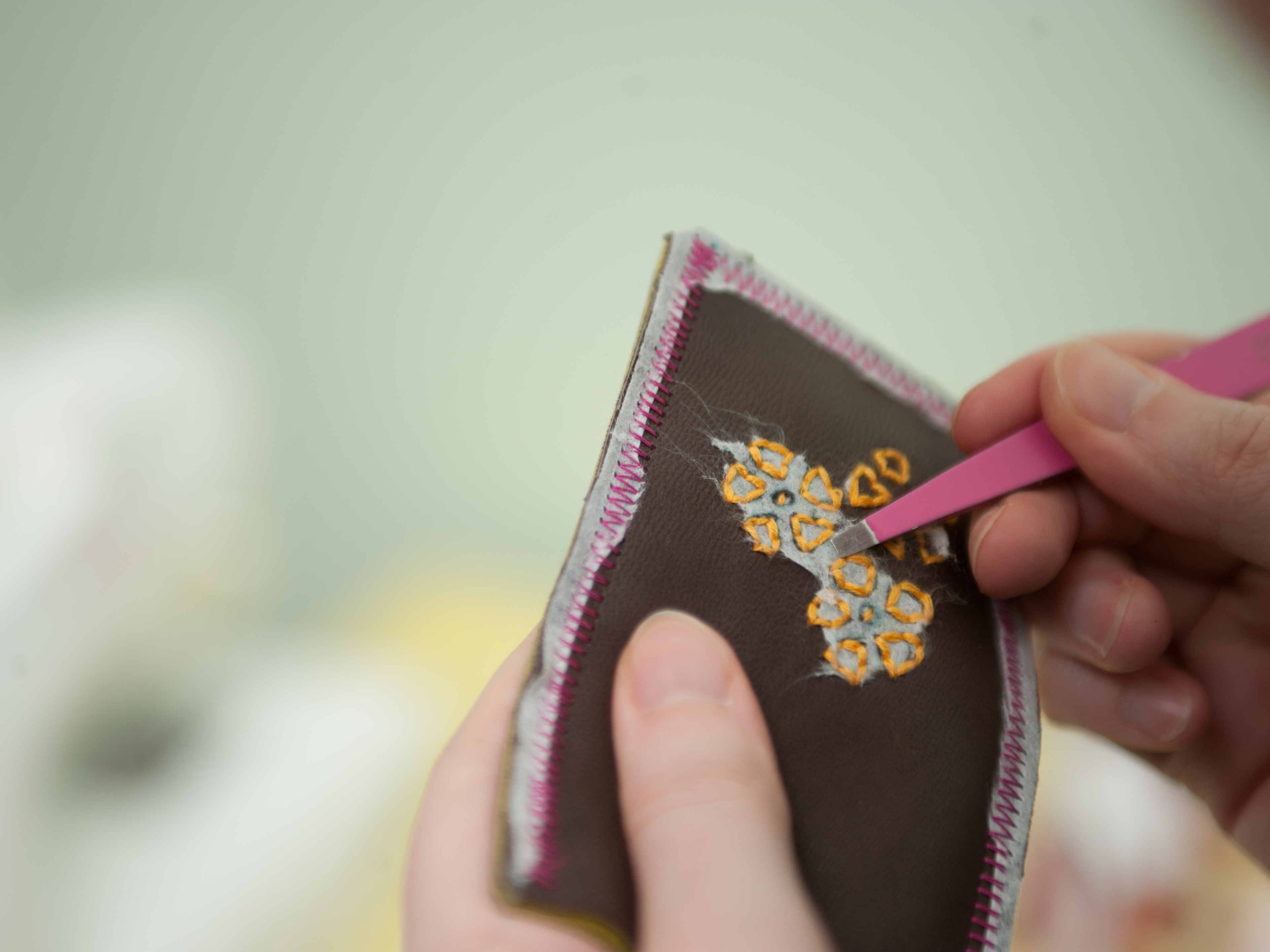 Phone Home Leather Smartphone Case from Busy Girls Guide to&nbsp;Sewing