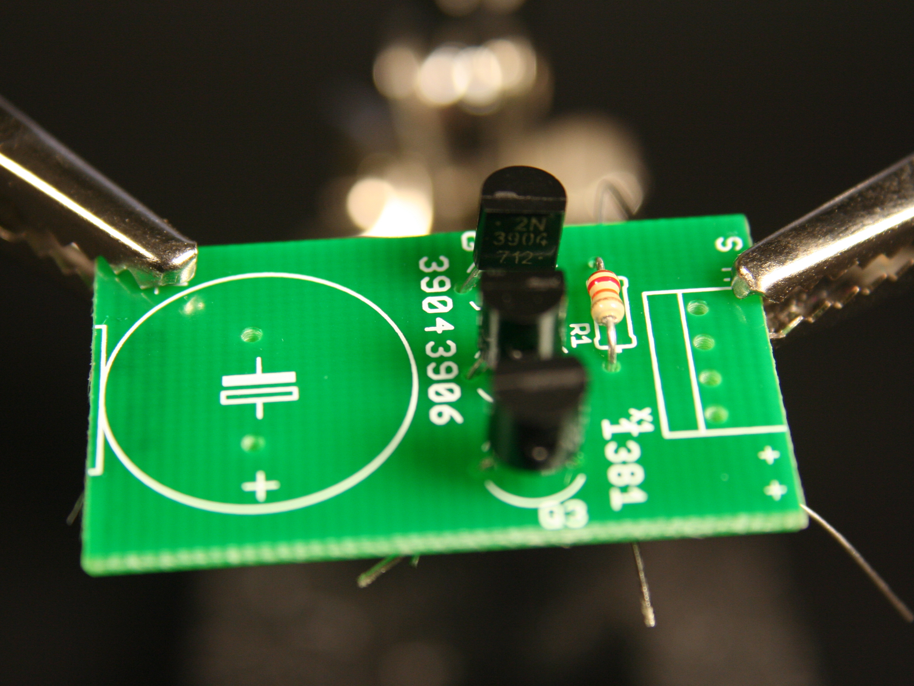 Build the Solar Theremin&nbsp;kit