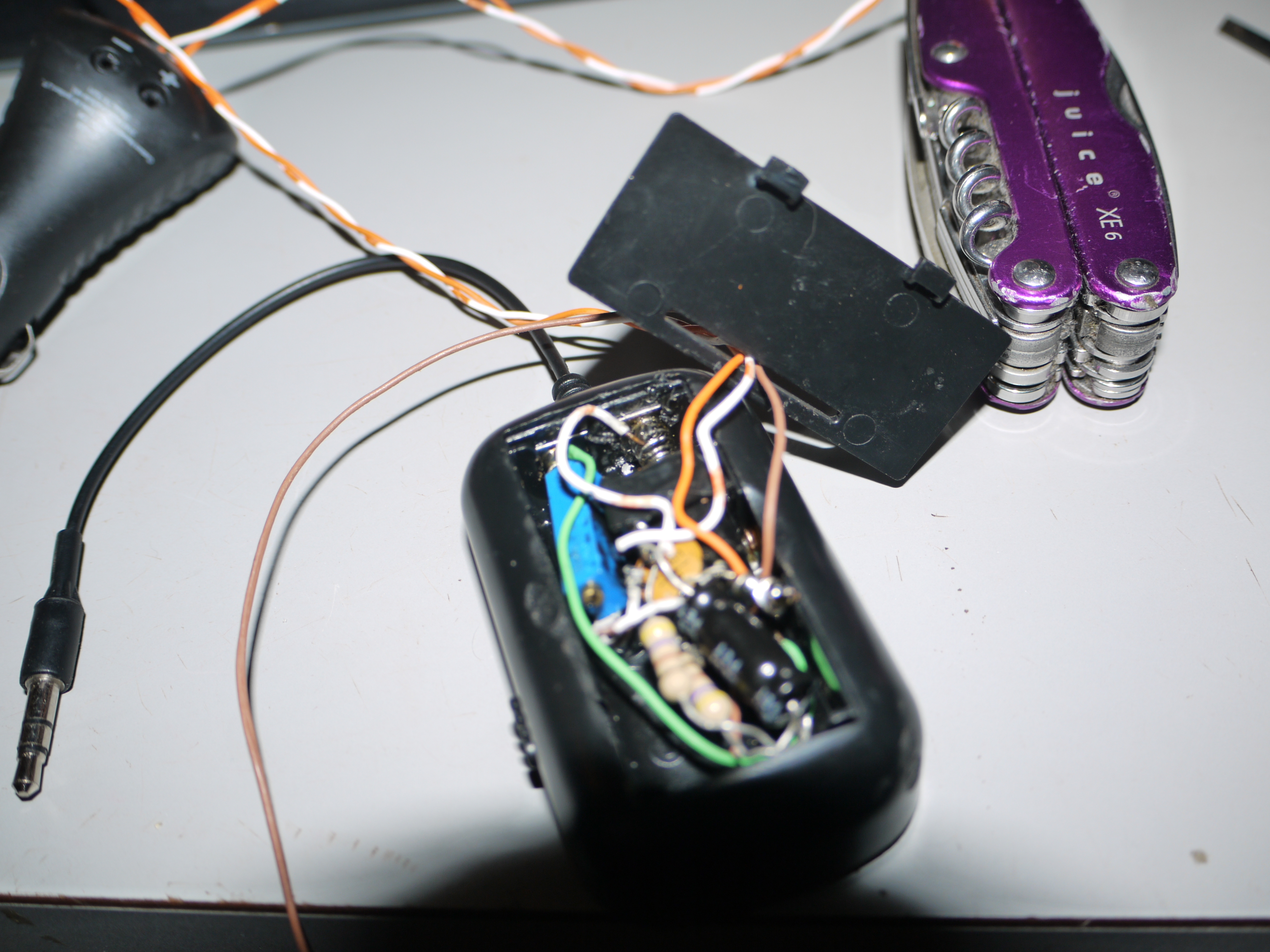 New Project: Hack the Scosche FMT4 FM transmitter! V2.0
