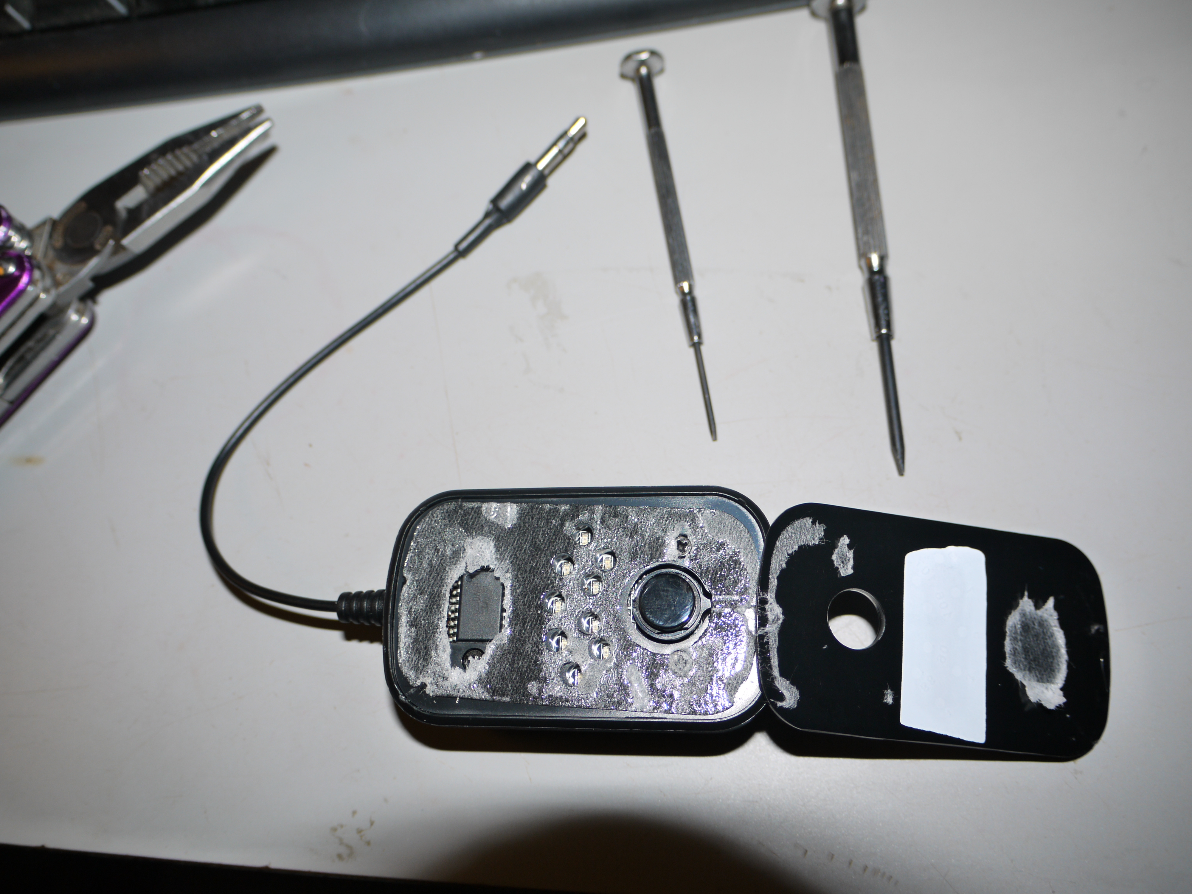 New Project: Hack the Scosche FMT4 FM transmitter! V2.0