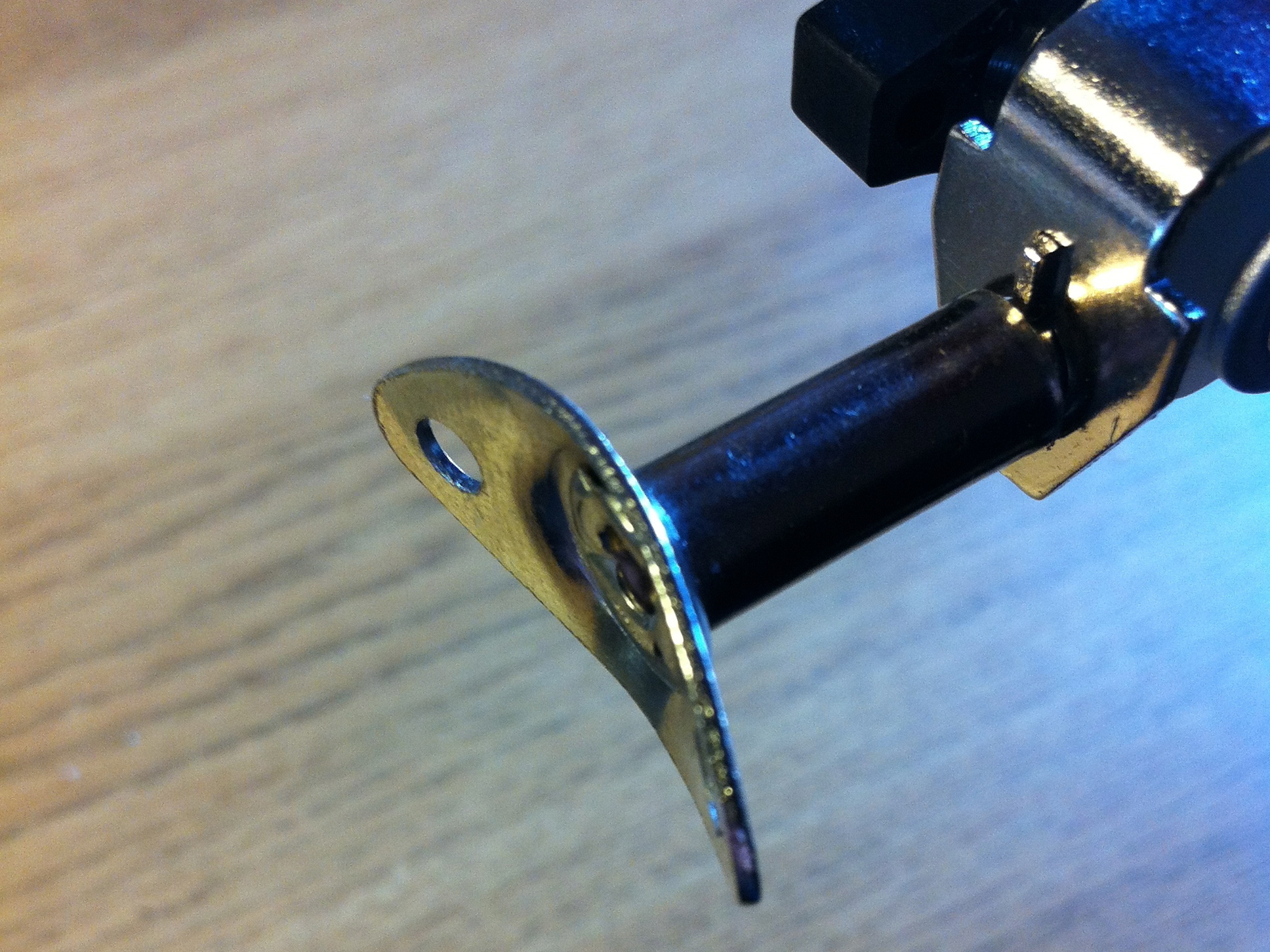 iPhone 4 Camera Mount from Ikea Desk Lamp