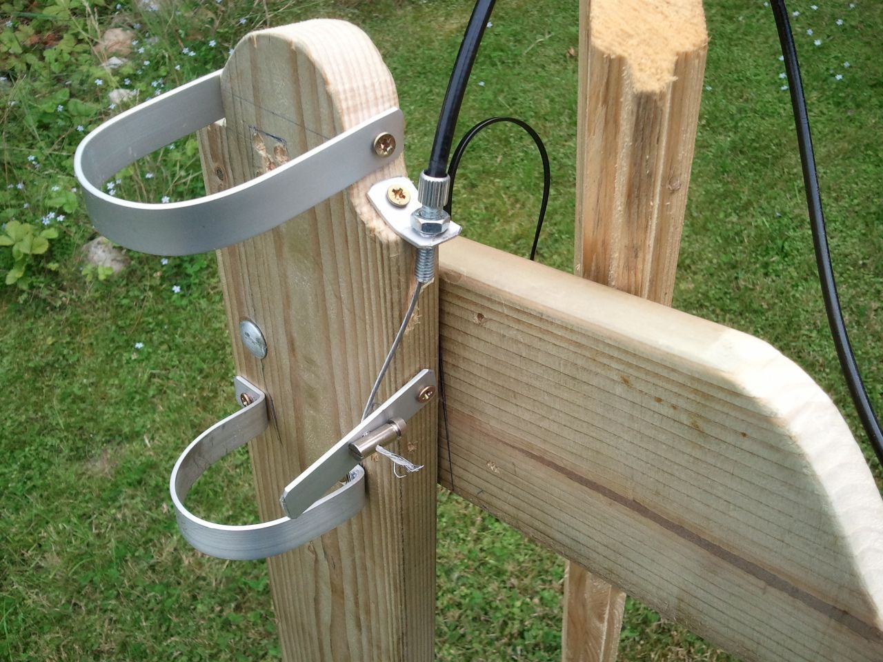 Wooden Outboard Motor Powered by a Cordless Drill