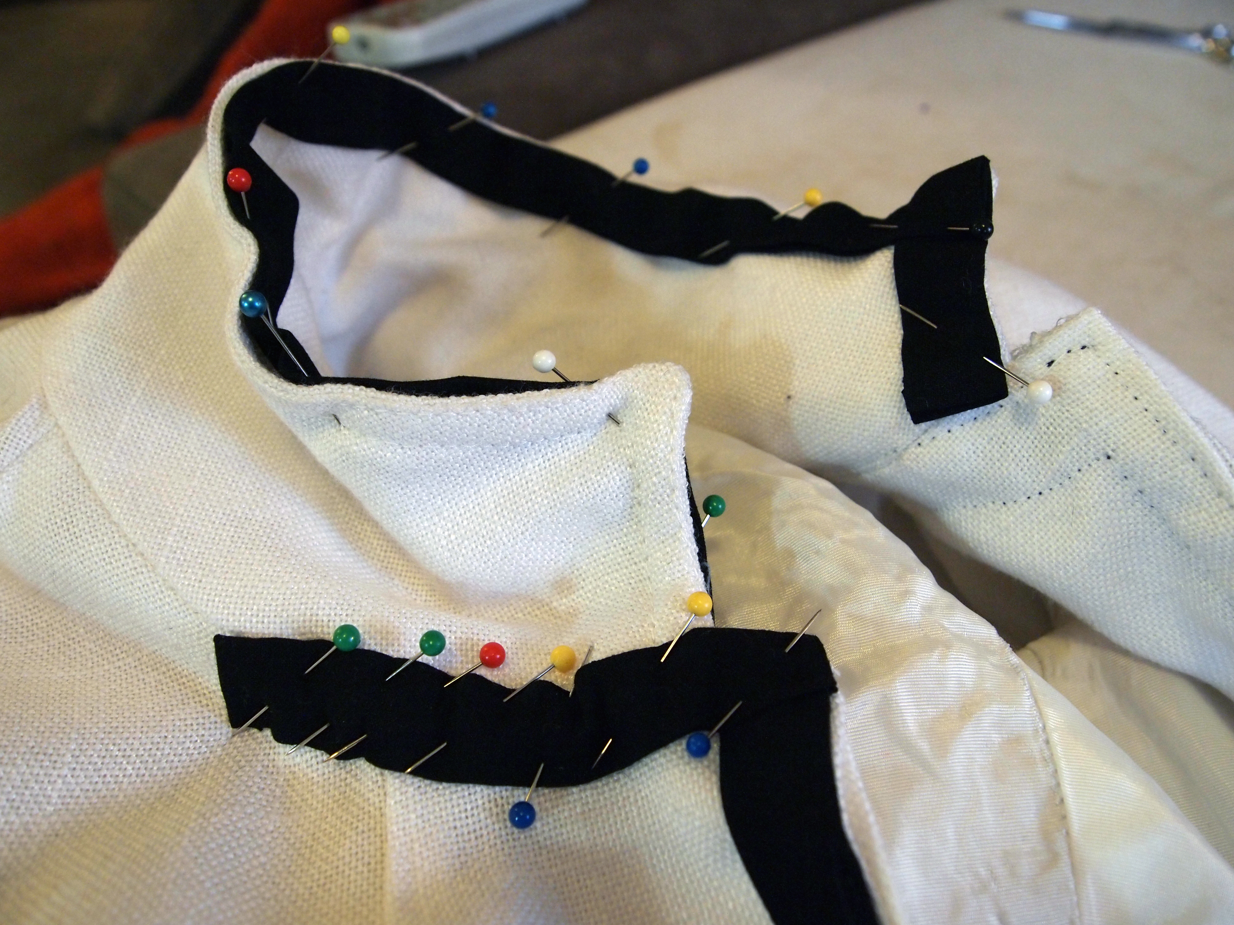 La Roux&nbsp;Costume