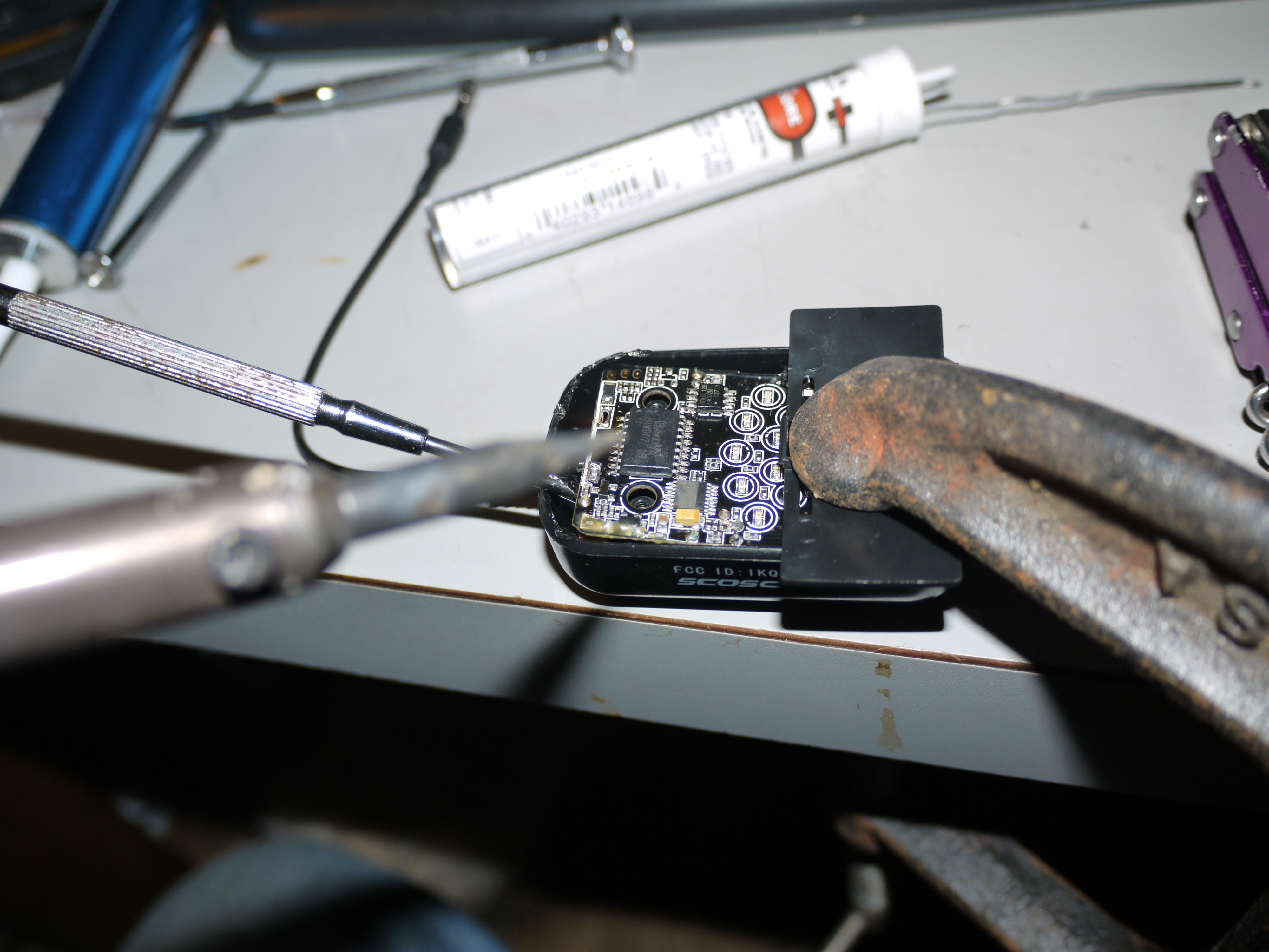 Hack the Scosche FMT4 FM&nbsp;Transmitter!