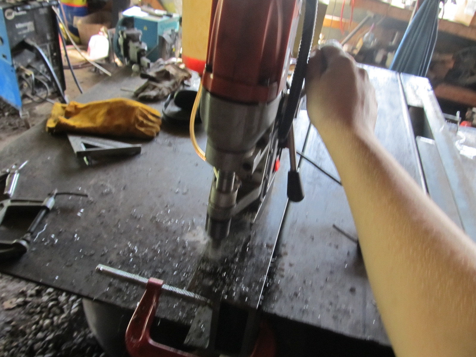 CEB Main Frame: Assemble&nbsp;U-Channel