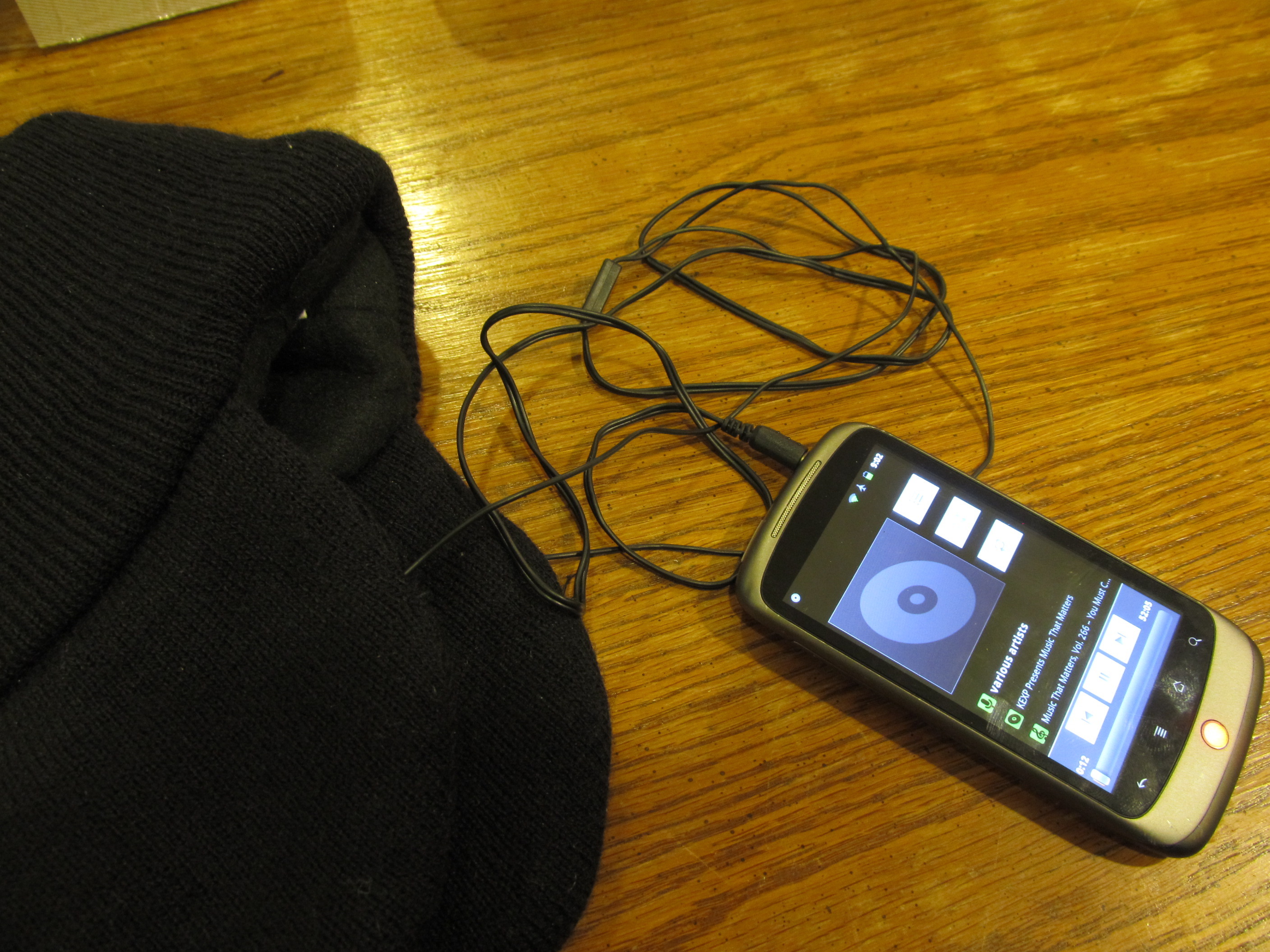 HeadphoneHat