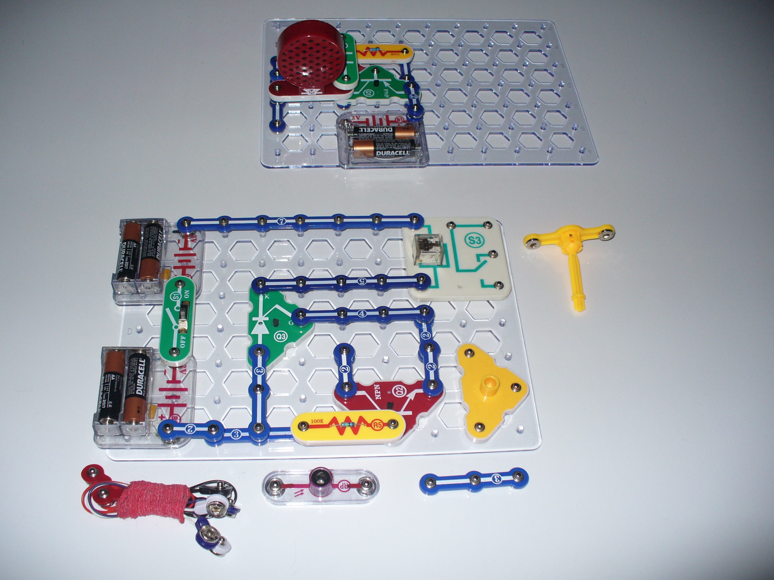 Laser Tripwire and Alarm Using Snap&nbsp;Circuits