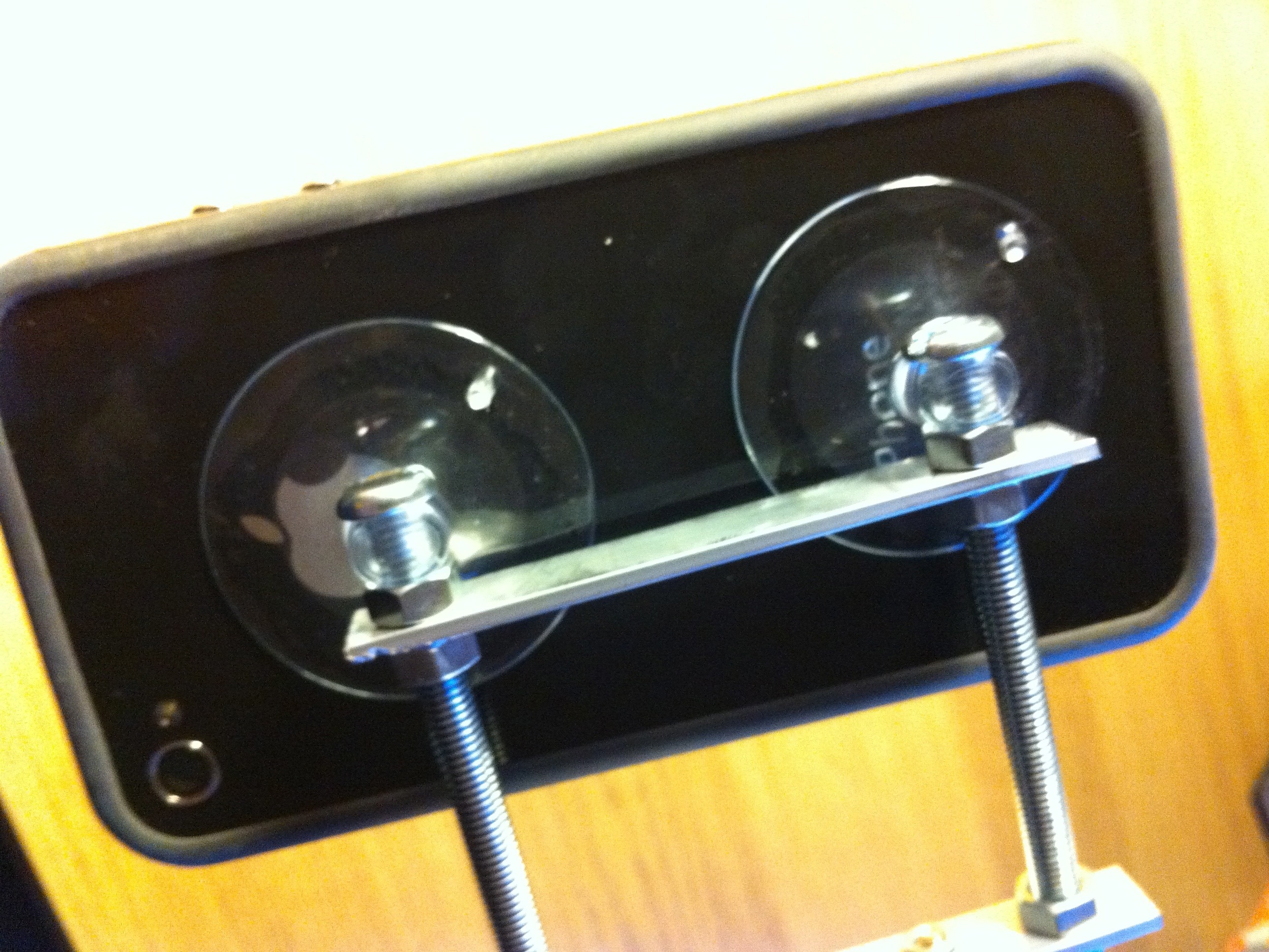 iPhone 4 Camera Mount from Ikea Desk Lamp