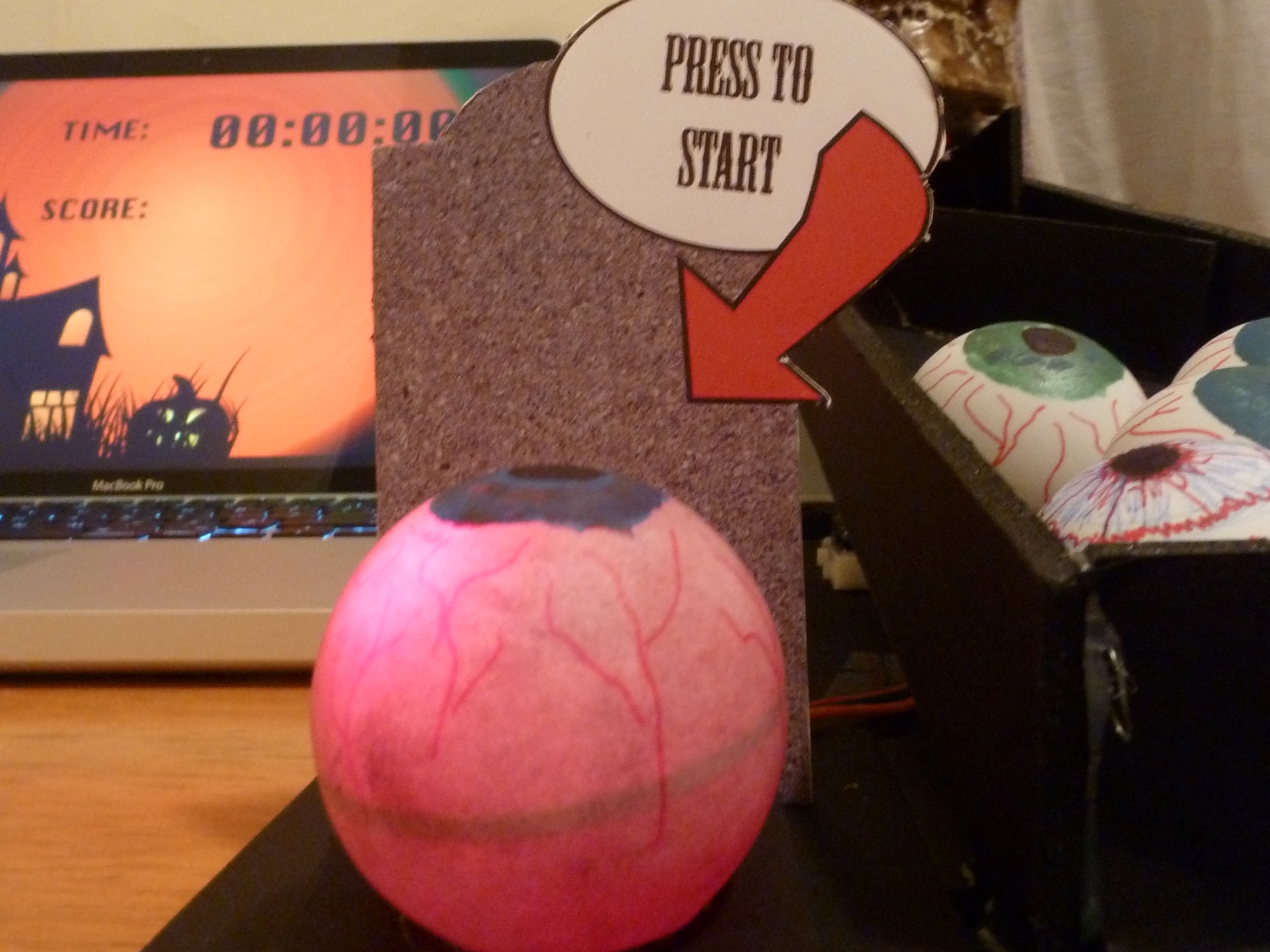 Skull Ball (Super Geek Beer&nbsp;Pong)