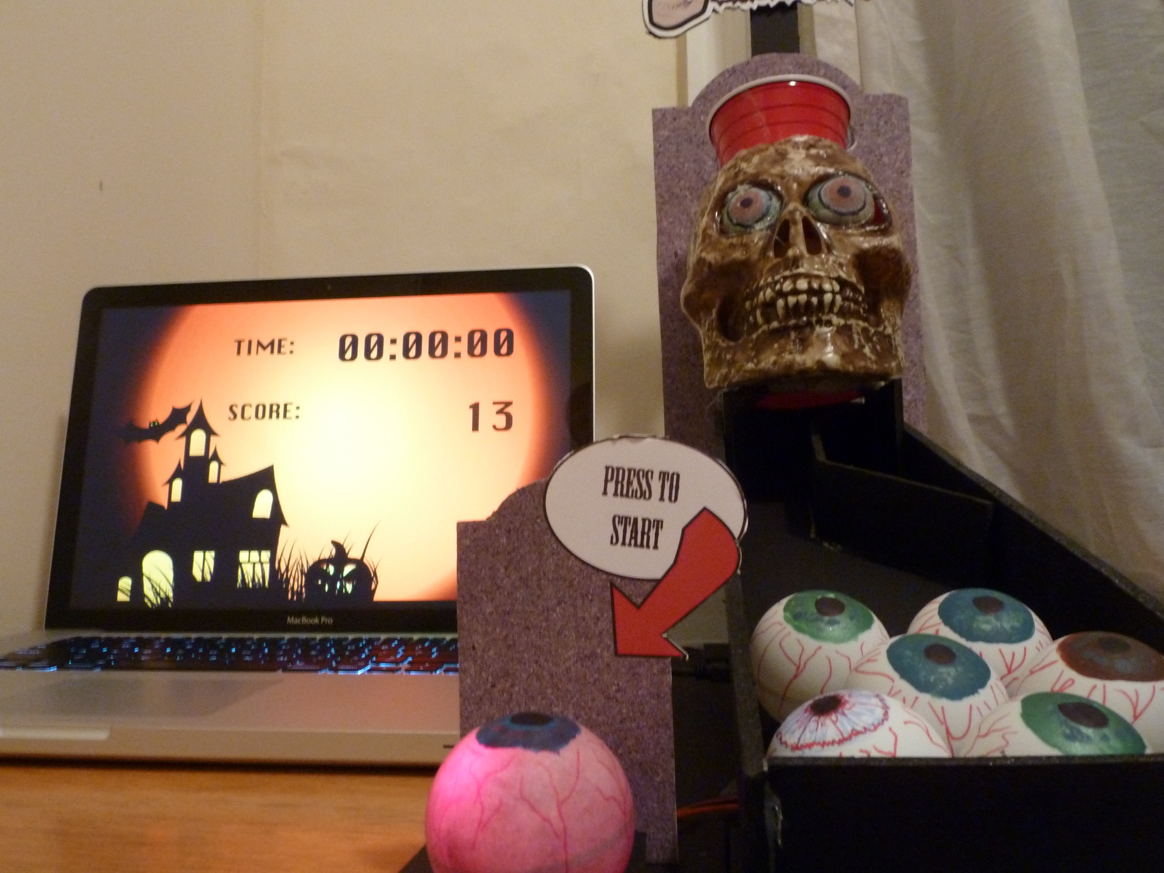 Skull Ball (Super Geek Beer&nbsp;Pong)