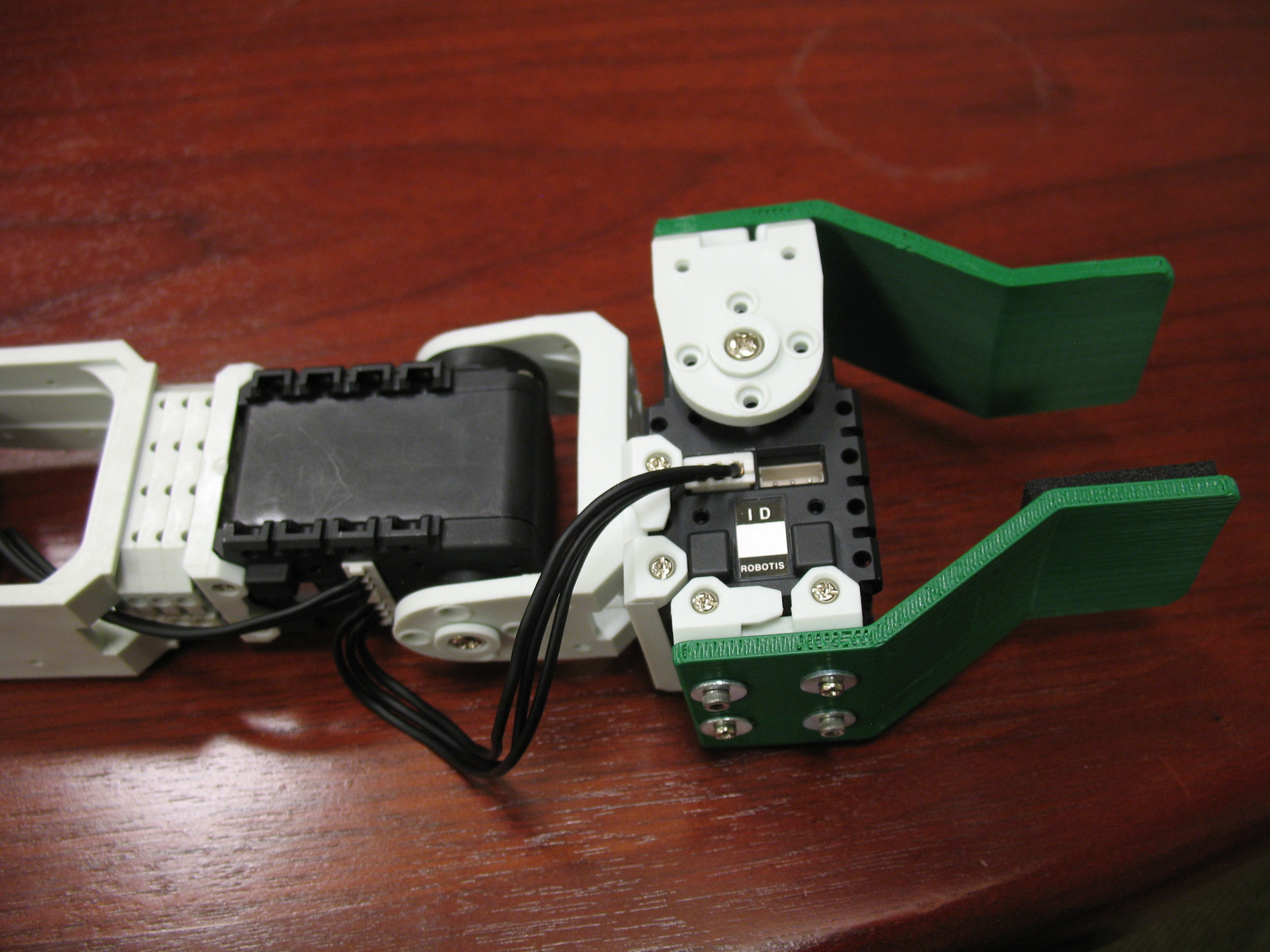New Project: Wiring and Attaching an Arm to Your TurtleBot