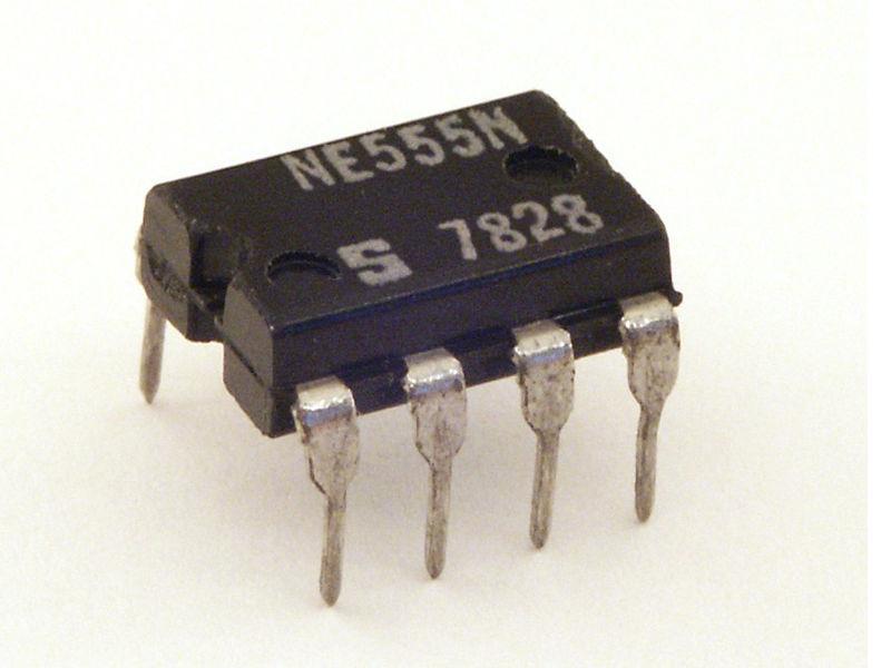 New Project: Introduction to Electronics: The 555 Timer Integrated Circuit (IC)