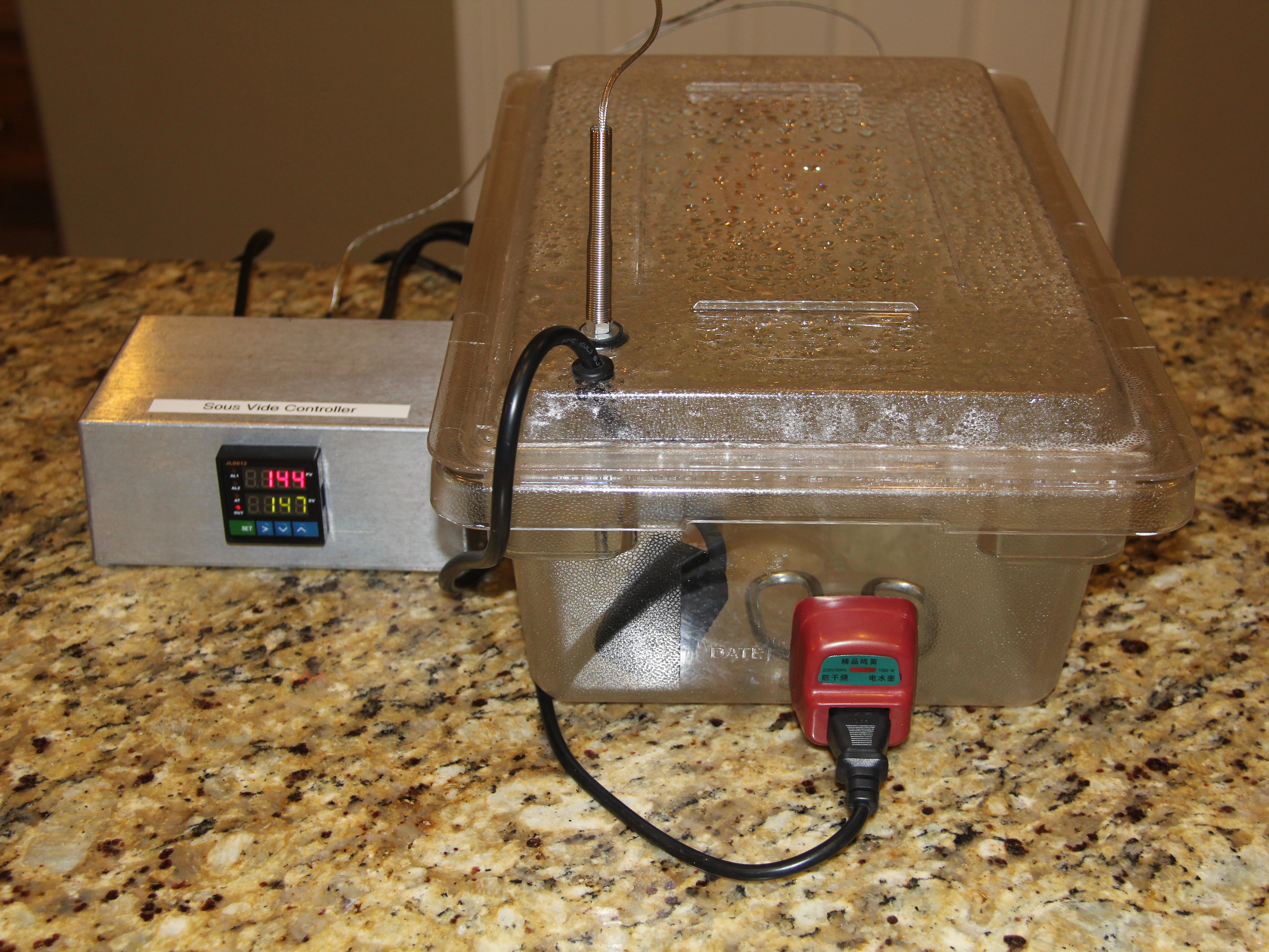 Sous Vide Cooker with Universal Controller