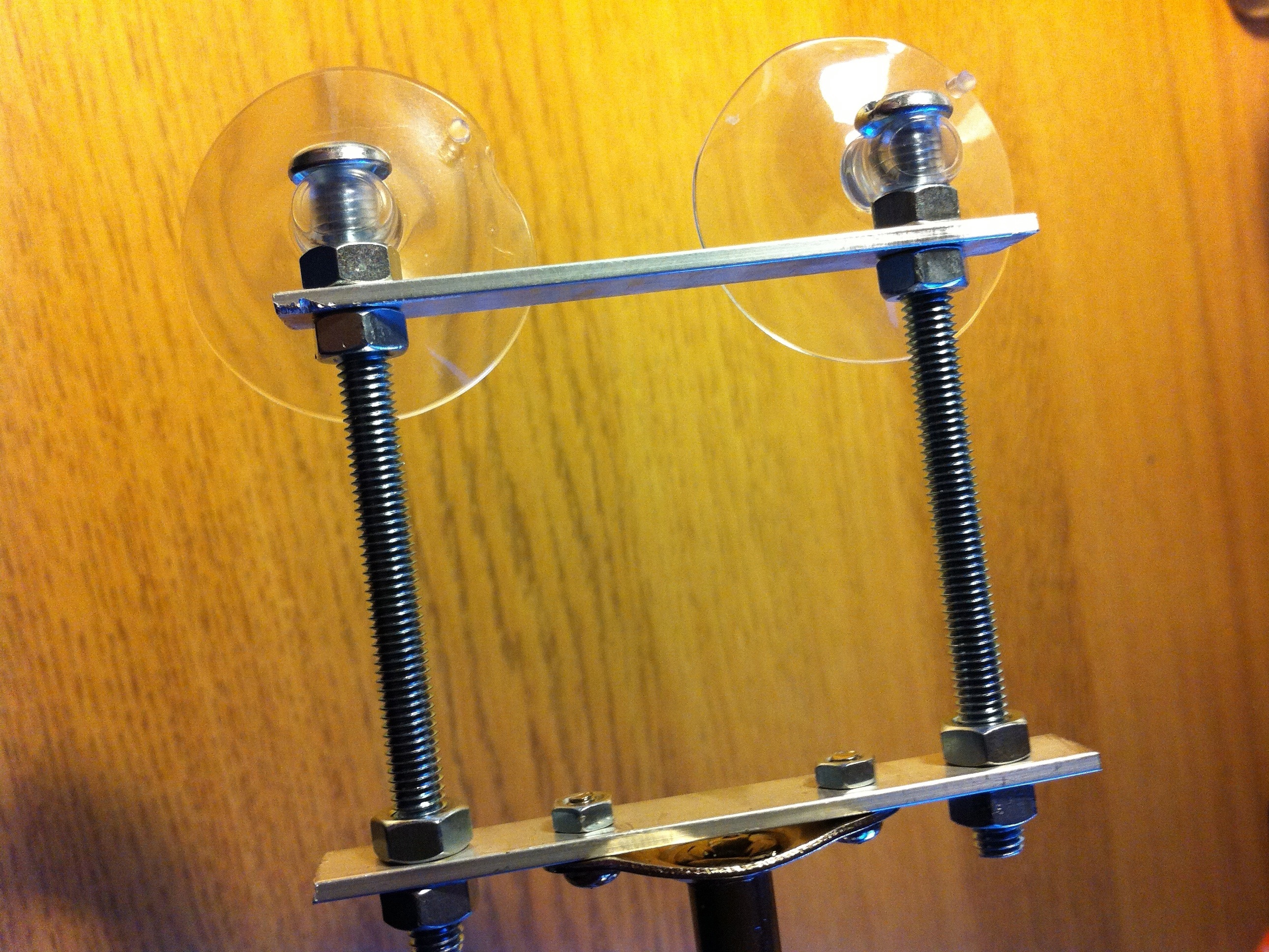 iPhone 4 Camera Mount from Ikea Desk Lamp