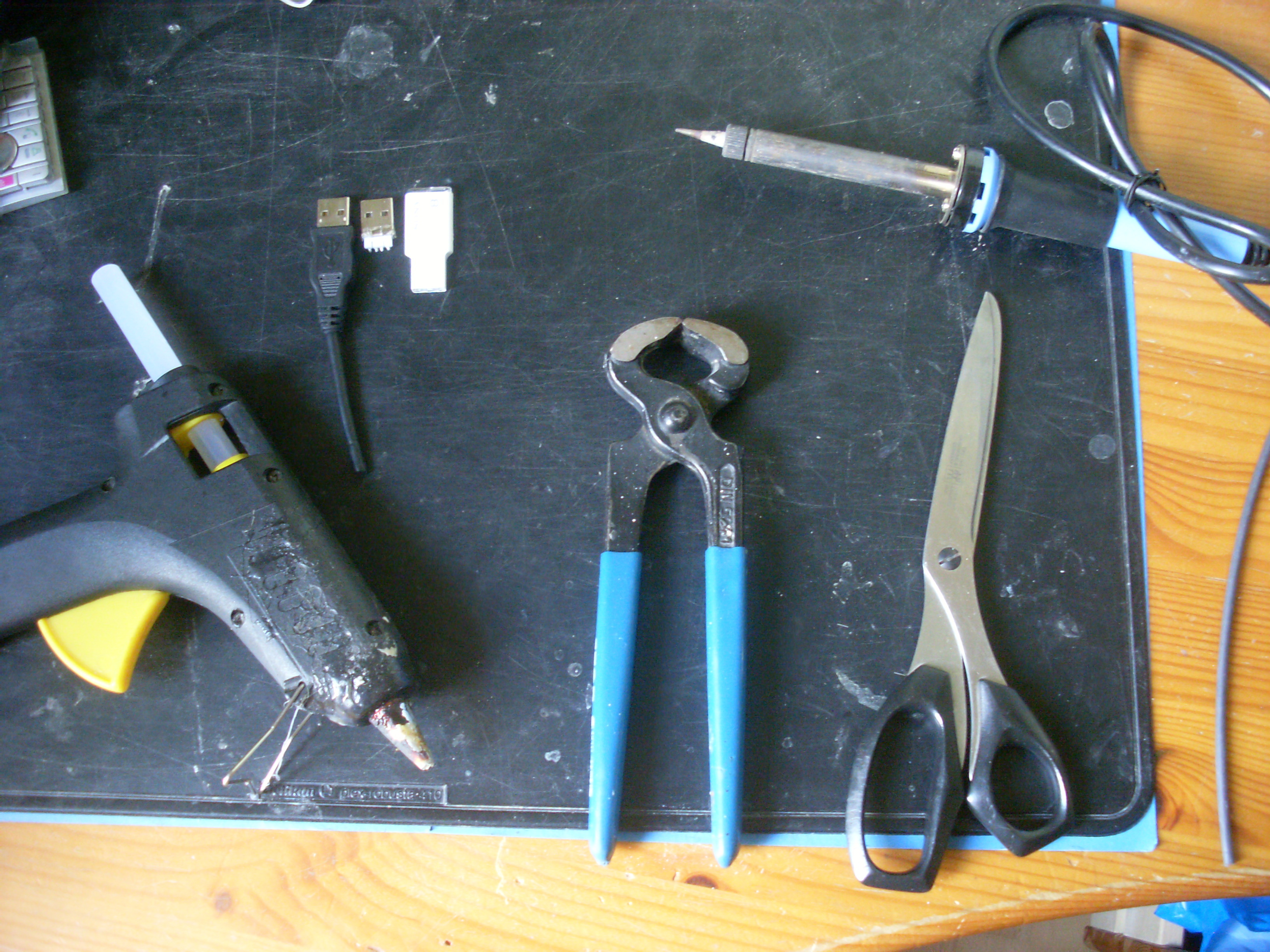 Get an Ultra-Slim USB Stick DeadDrop&nbsp;Ready