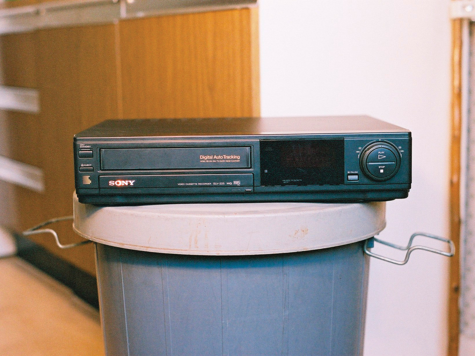 VCR Cat&nbsp;Feeder