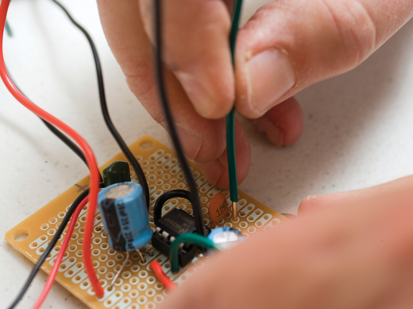 New Project: The $5 Cracker Box Amp