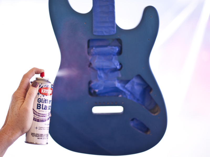 Paint a Glitter&nbsp;Guitar