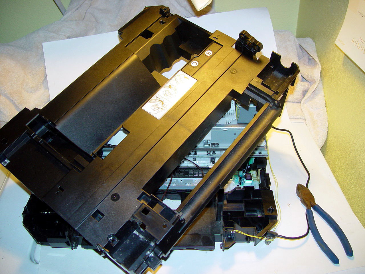 Don’t Waste eWaste: UnMaking a Canon Printer/Scanner/Fax into Parts