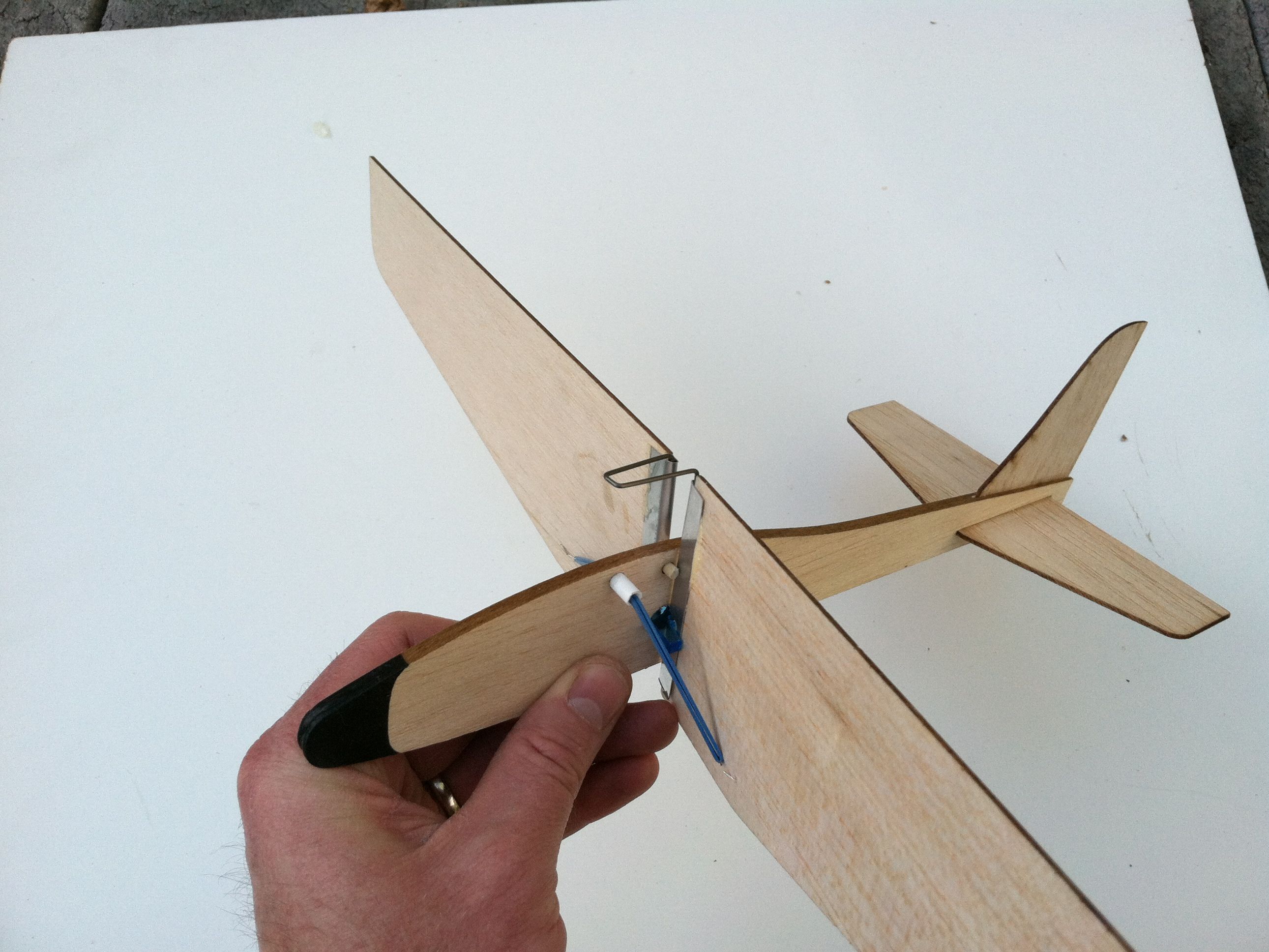 Folding-Wing Glider: Rockets Up … Glides&nbsp;Down!