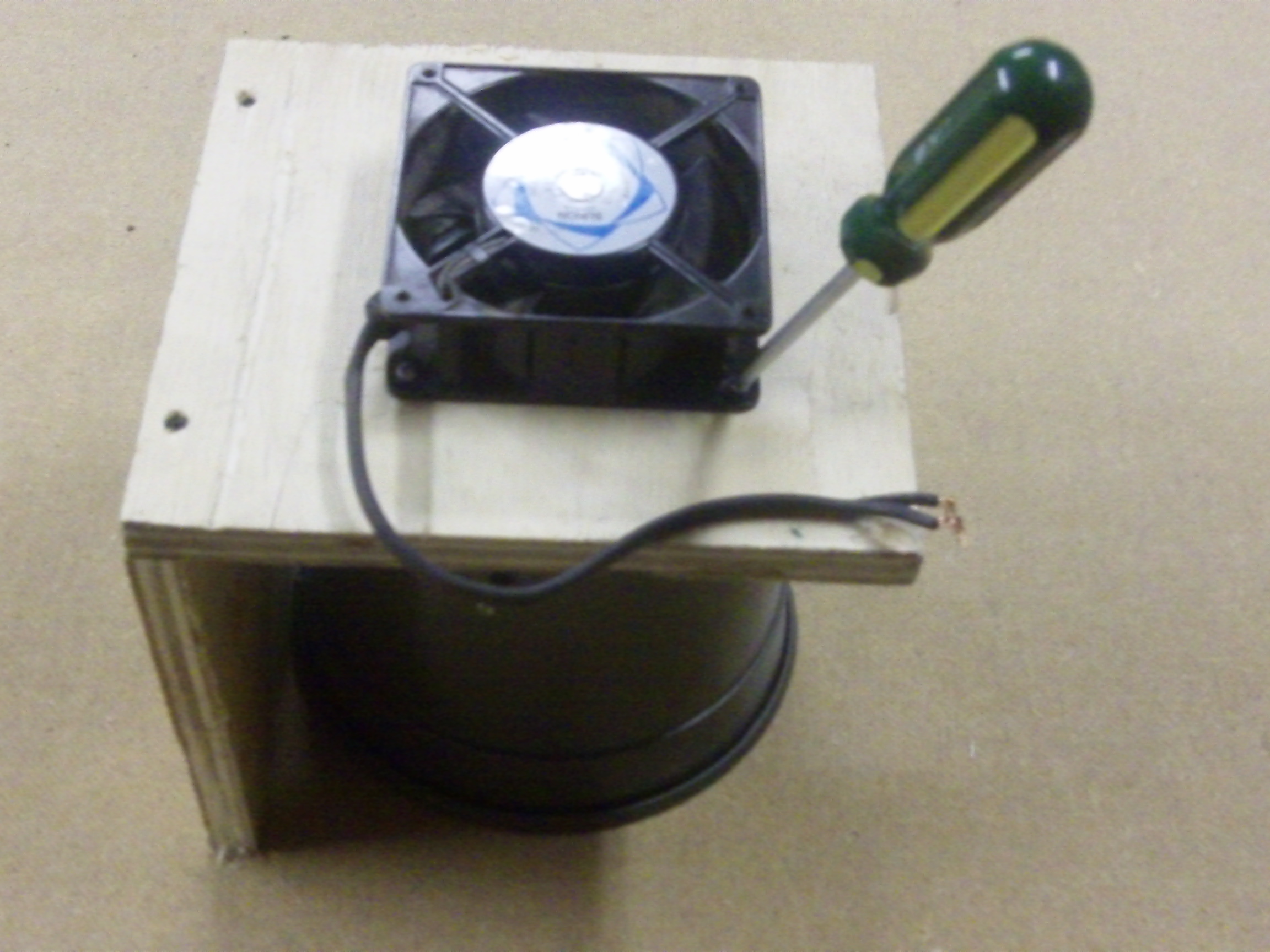 Non-Pesticide Patio Pest Control&nbsp;Device