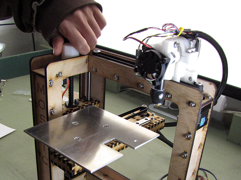The MakerGear Mosaic 3D Printer – Part VI: The Build Platform