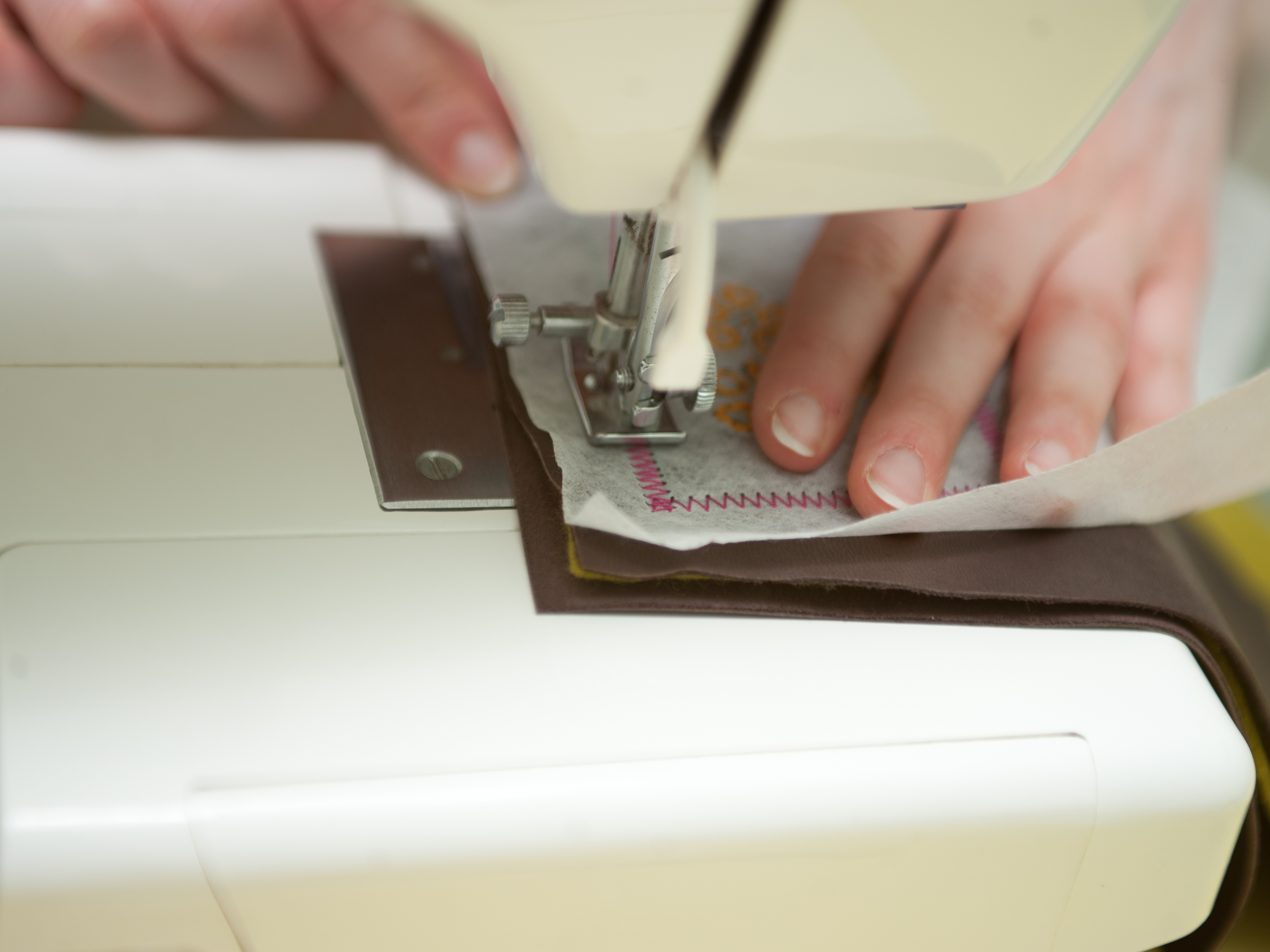 Phone Home Leather Smartphone Case from Busy Girls Guide to&nbsp;Sewing