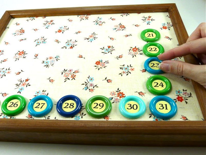 Perpetual Button&nbsp;Calendar