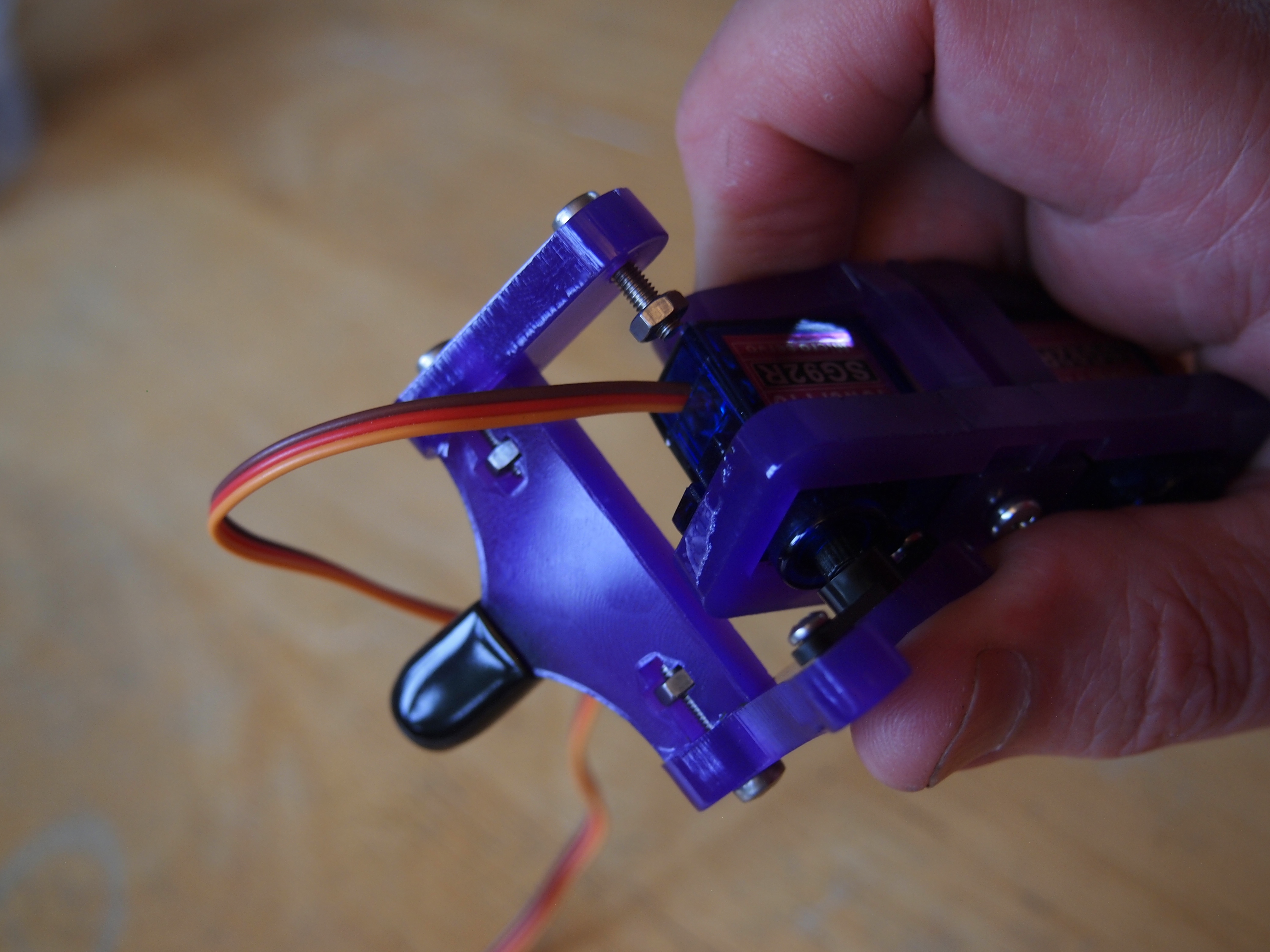 Hexy: Leg Assembly