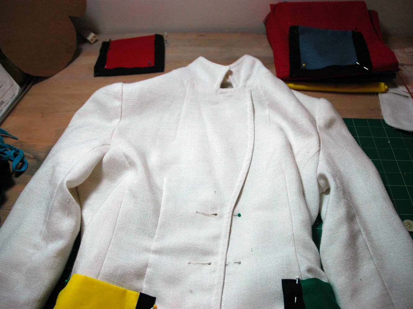 La Roux&nbsp;Costume