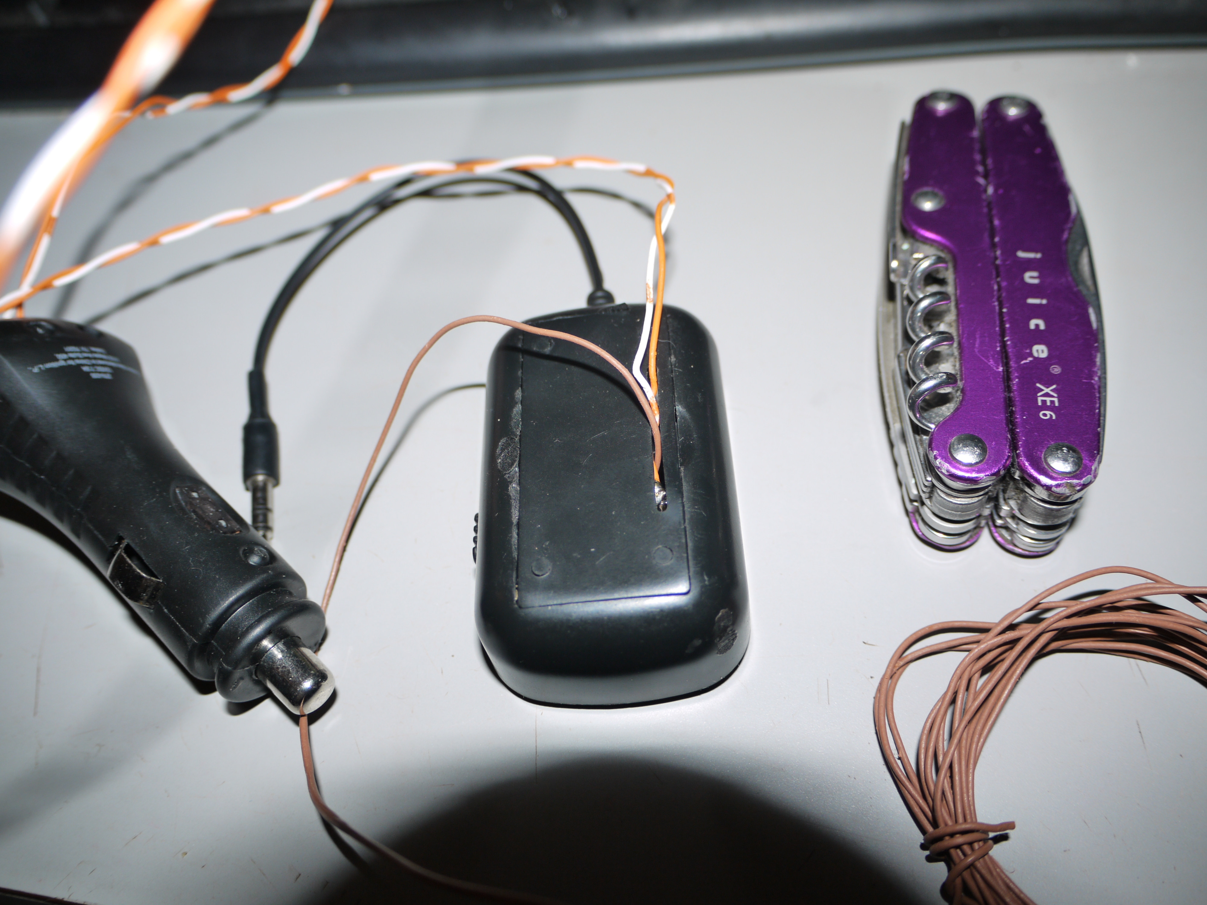New Project: Hack the Scosche FMT4 FM transmitter! V2.0