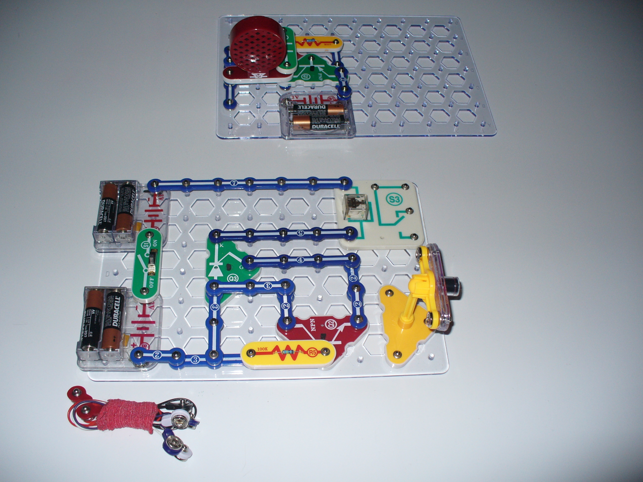 Laser Tripwire and Alarm Using Snap&nbsp;Circuits
