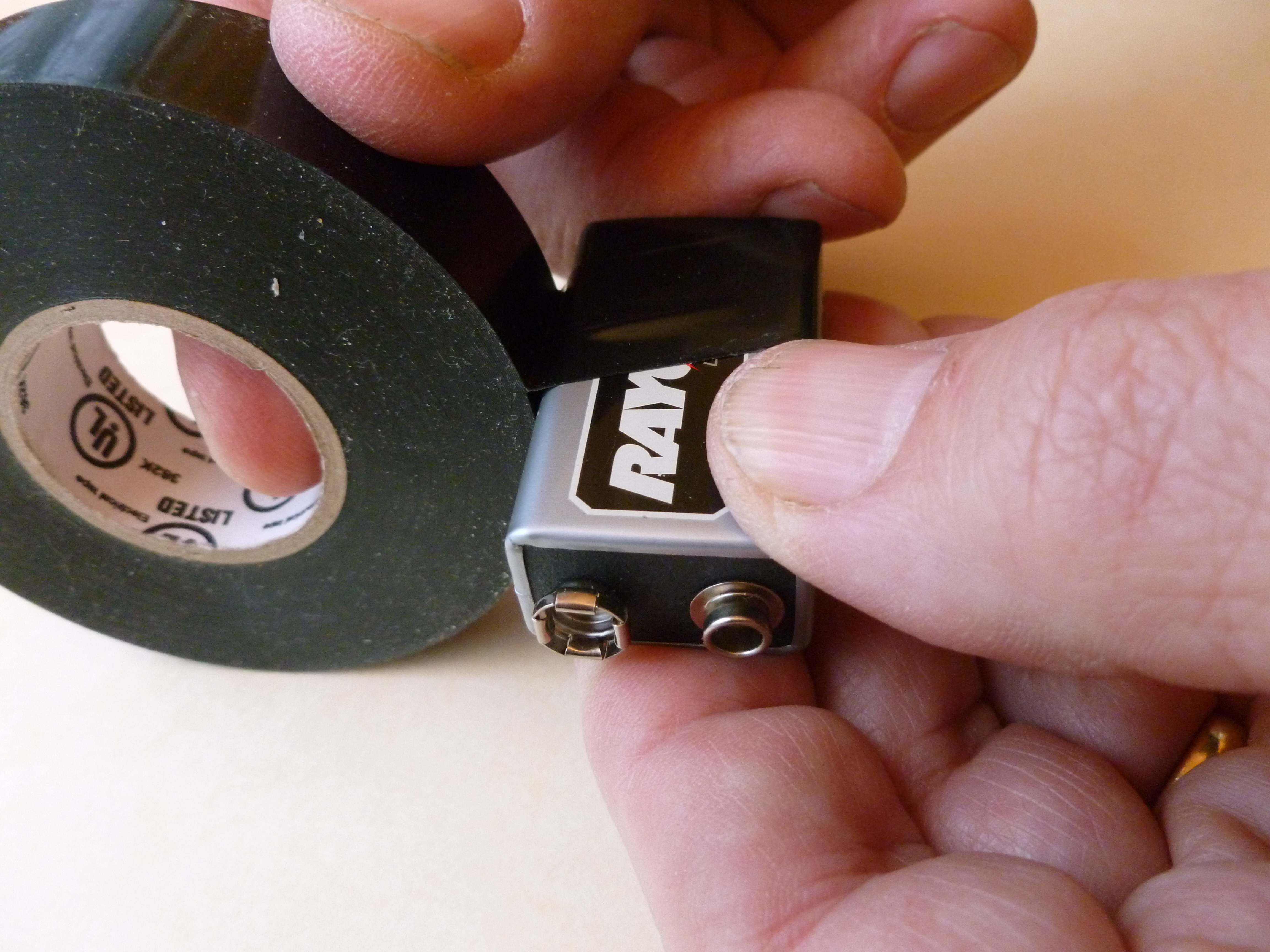 Simple UV Counterfeit-Money&nbsp;Detector