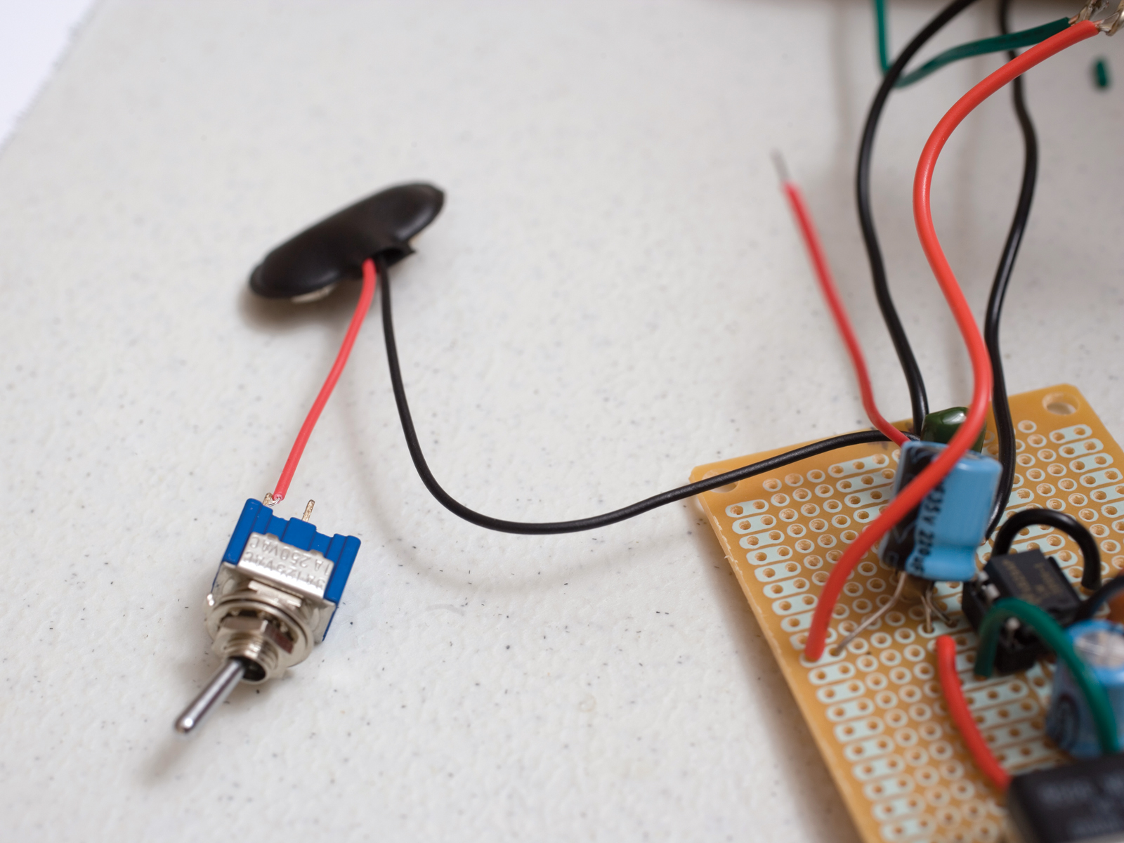 New Project: The $5 Cracker Box Amp