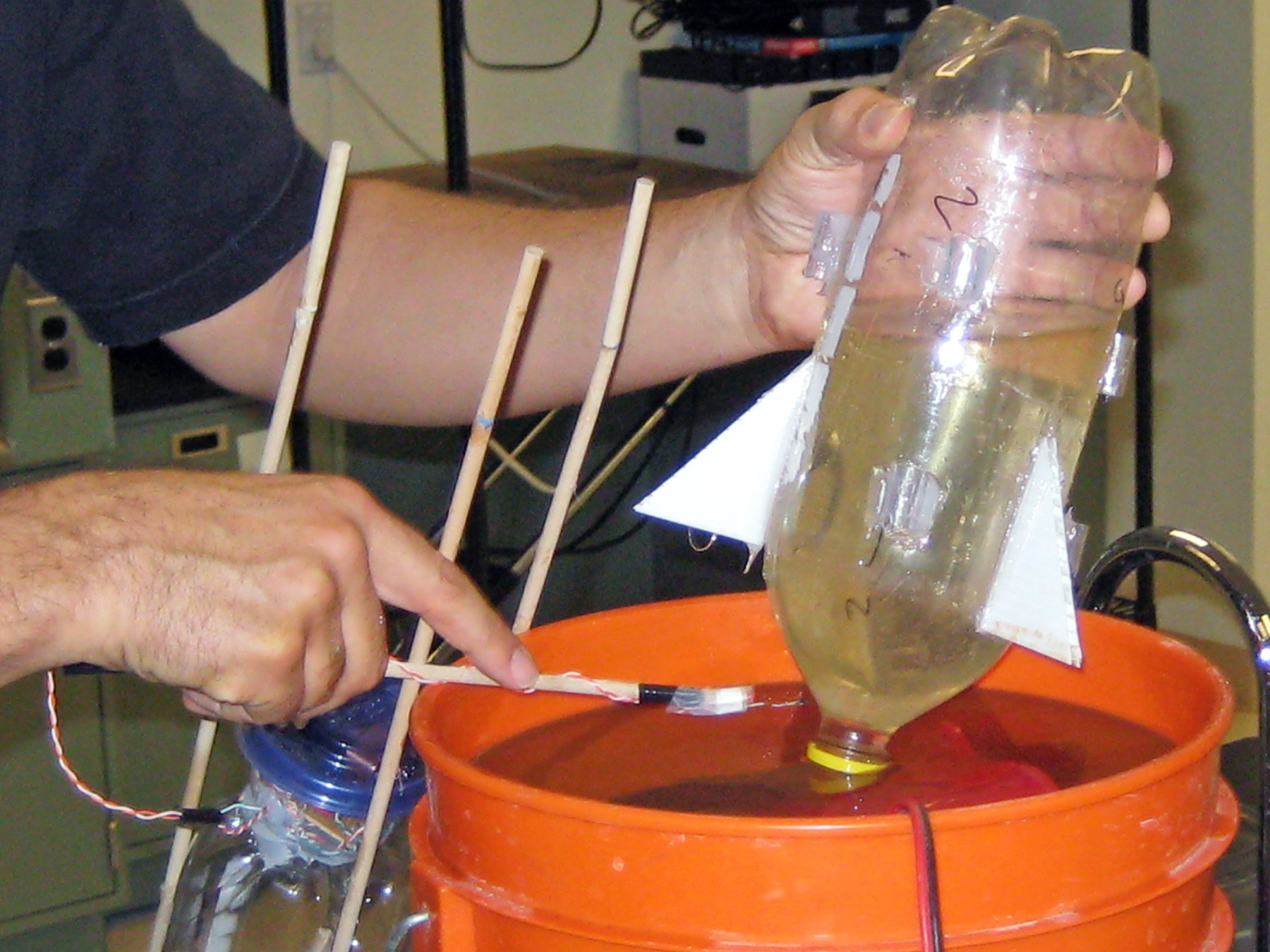 Hydrogen-Oxygen Bottle&nbsp;Rocket
