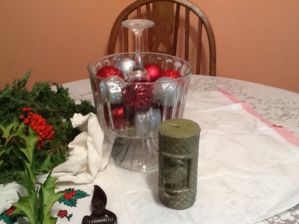 Easy Holiday&nbsp;Centerpiece